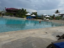 The pool has easy access