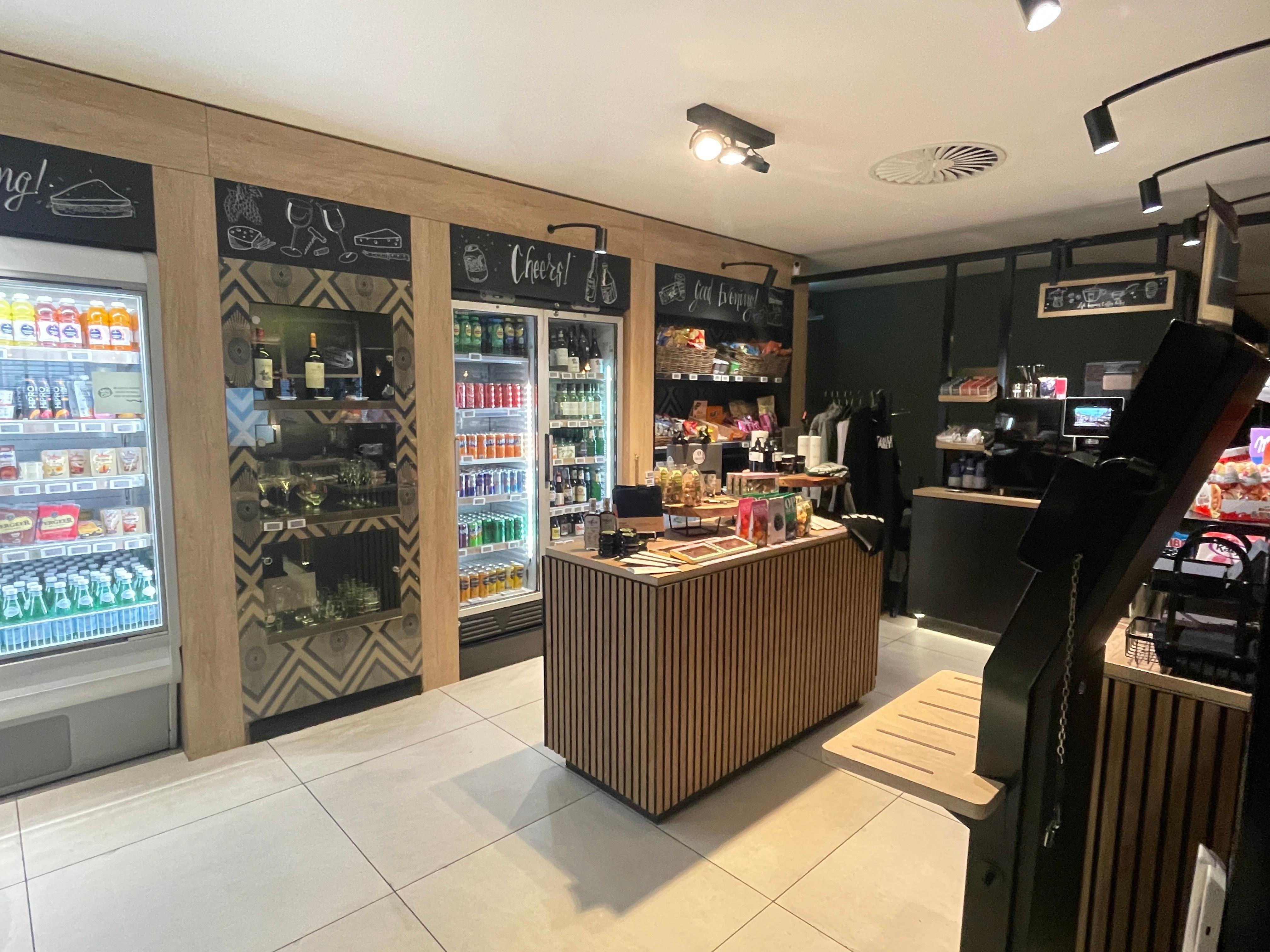 Espace Food Market, concept original, rapide et de qualité, merci à Francisca pour son excellent accueil 