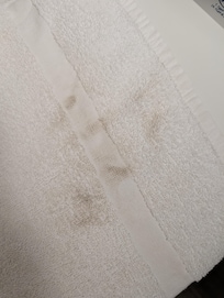 Dirty towel. It is unacceptable. Money should be fully refunded for this ignorance.
