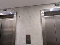 1 out of 2 lifts were out. Impossible to get the other lift due to overuse.