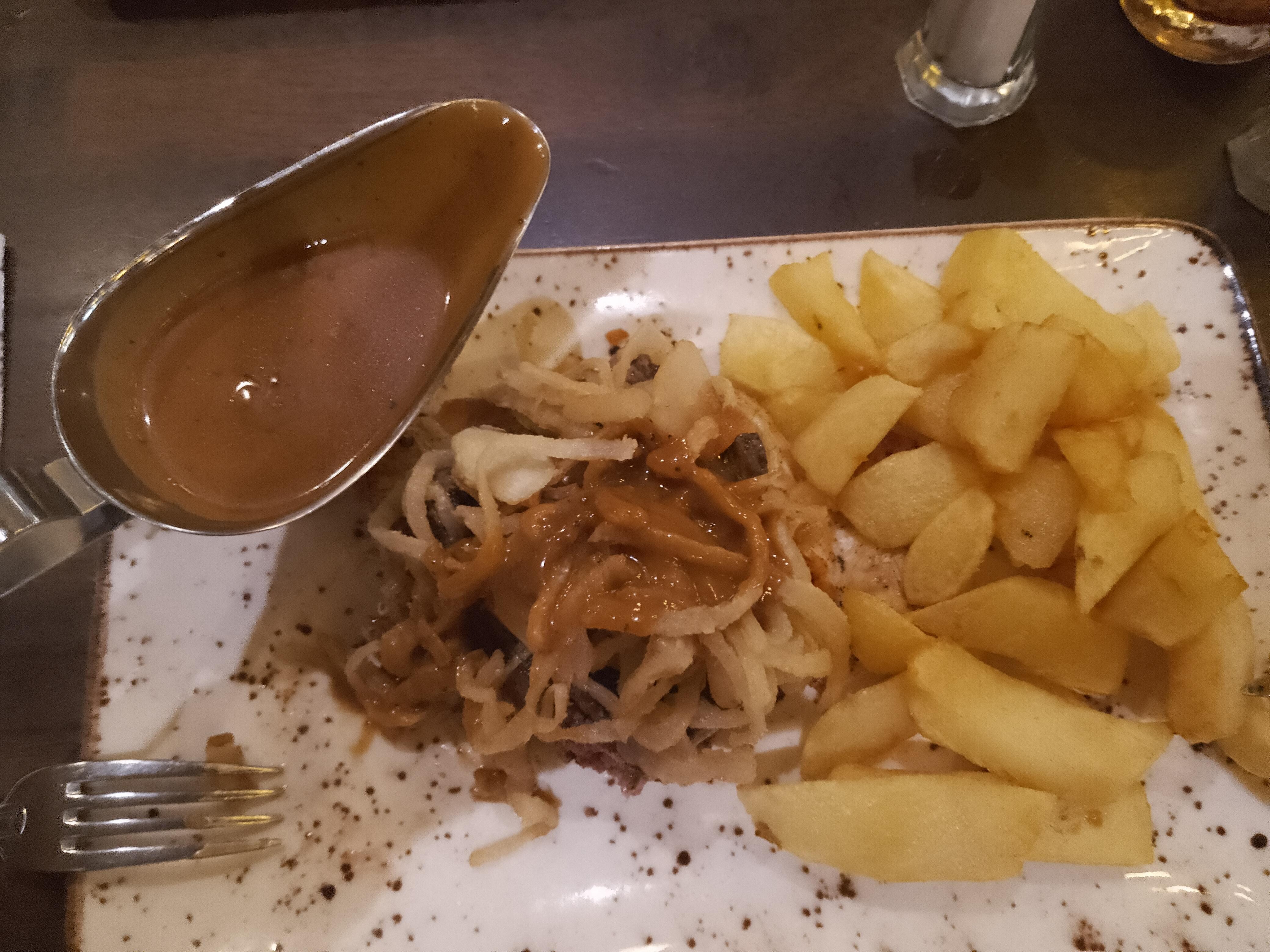 50/50 with tobacco onions, chunky chips & pepper sauce 😋