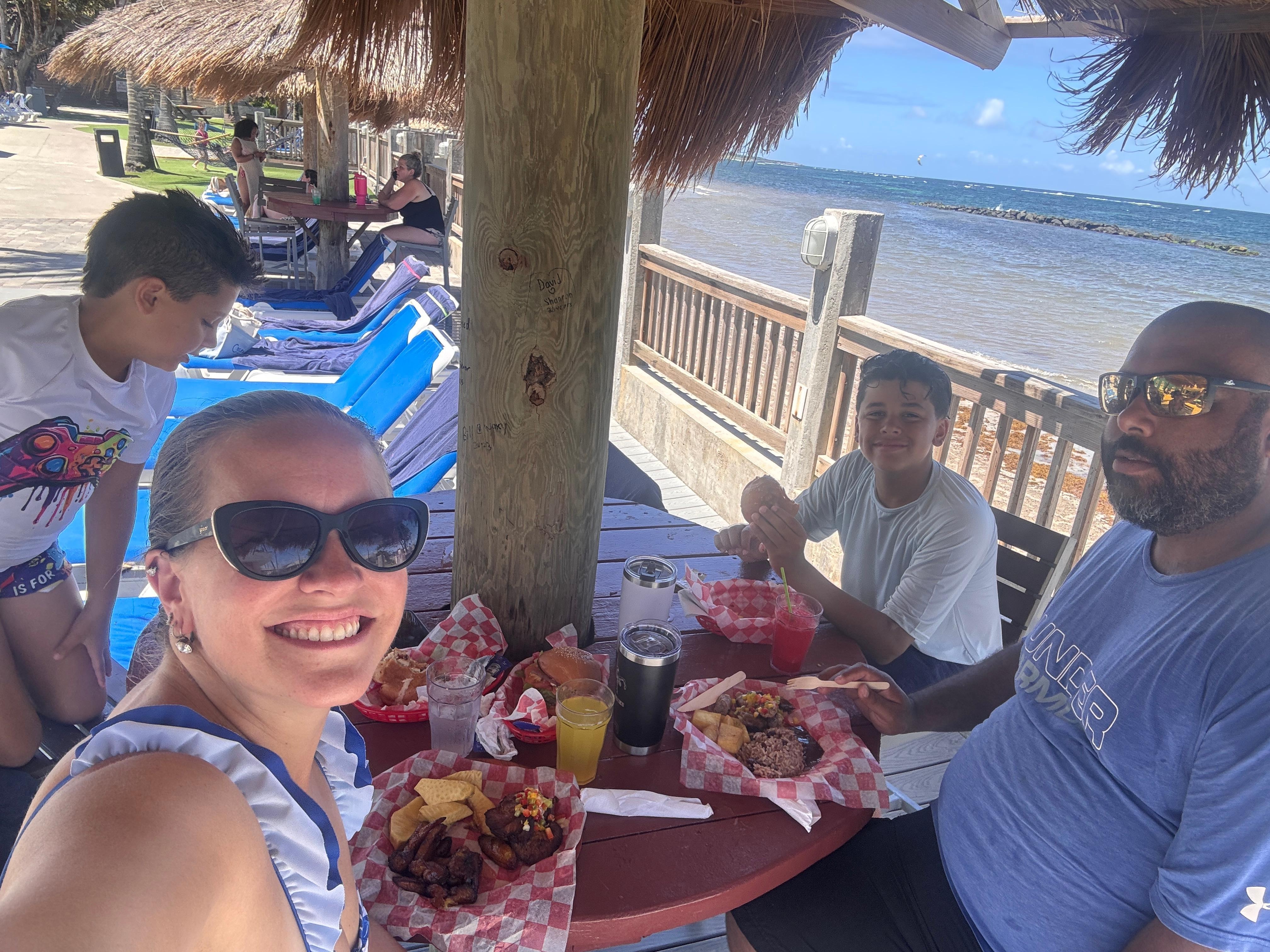 Scenic spot for lunch/snacks!