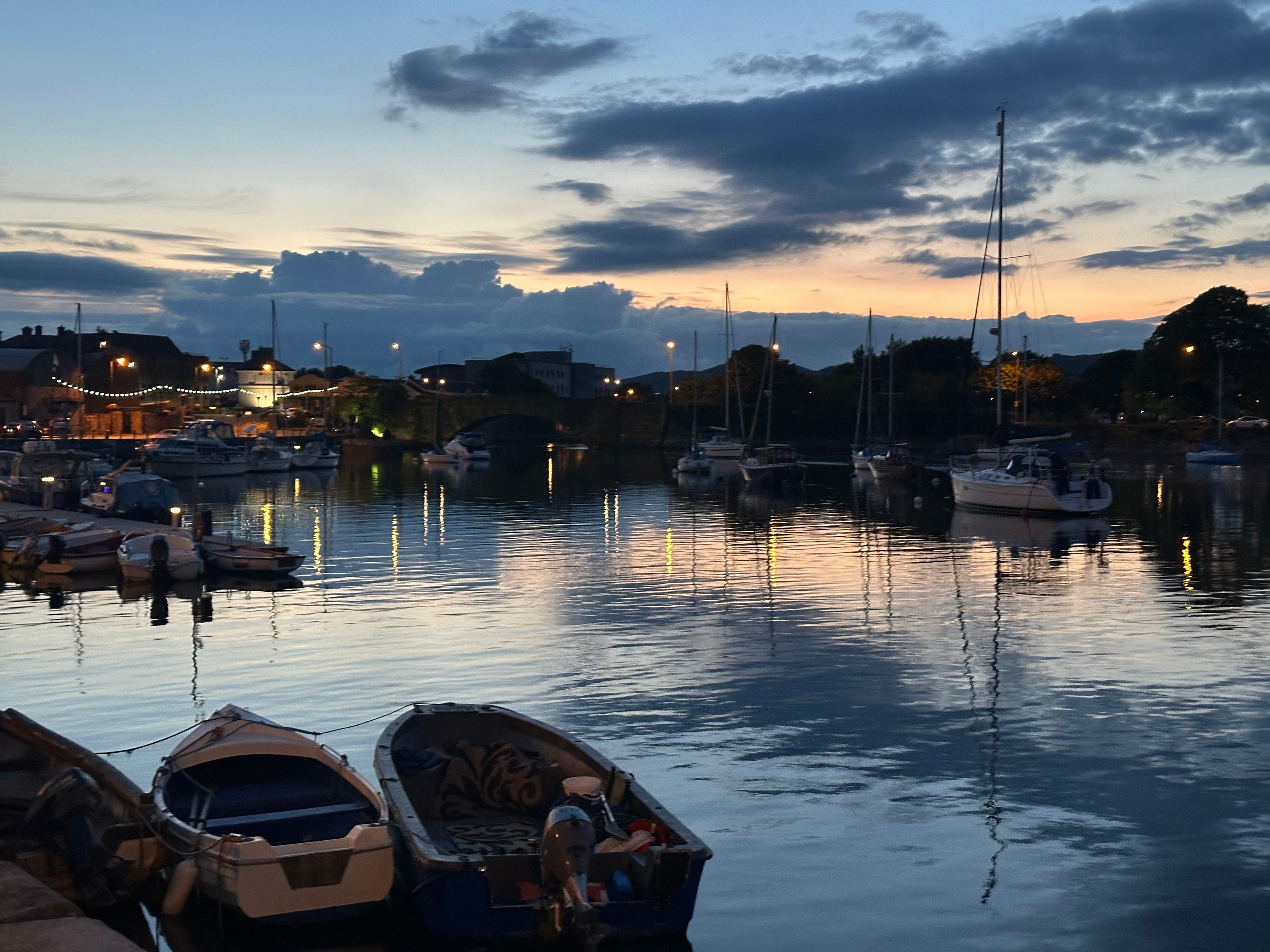 Sunset in town 
