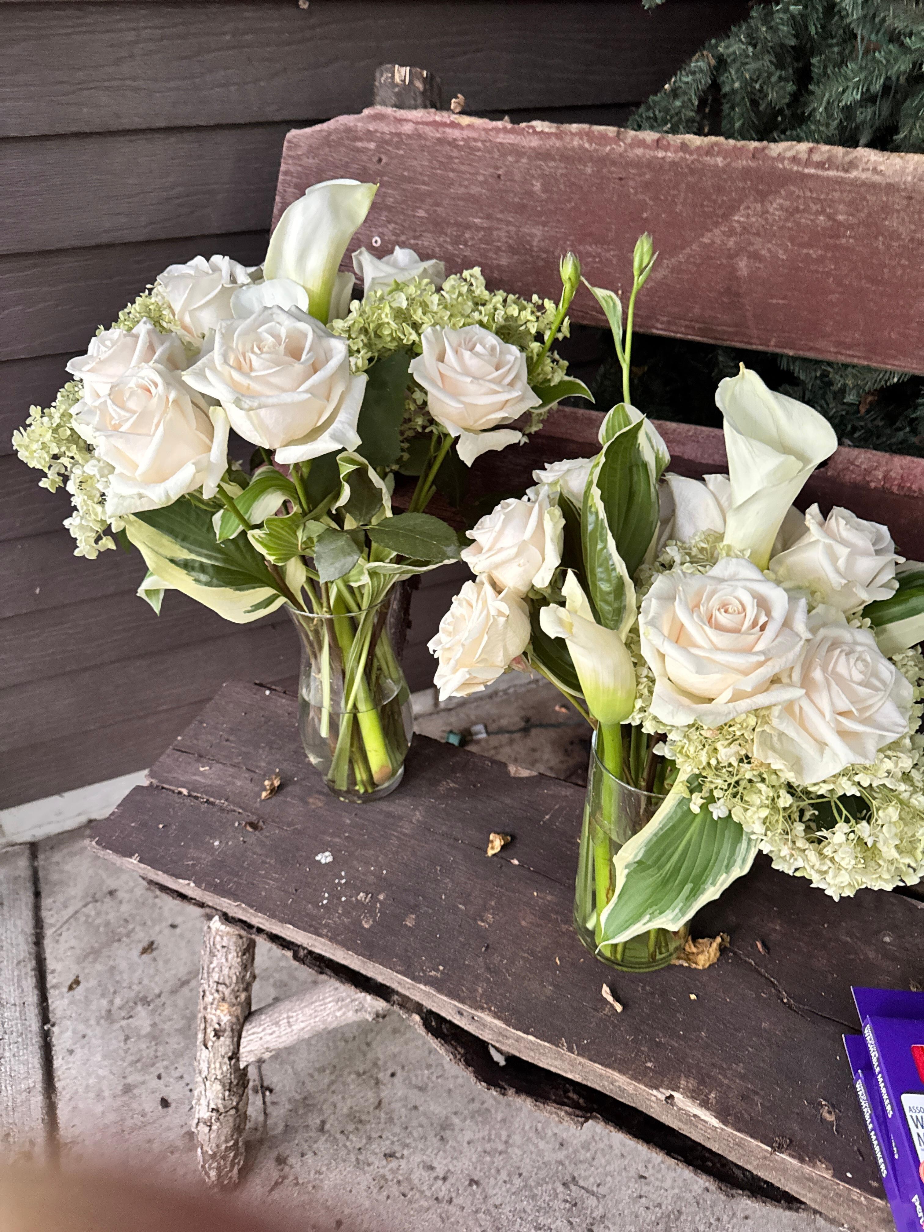 I was able to prepare all the the flowers at the property , so convenient 