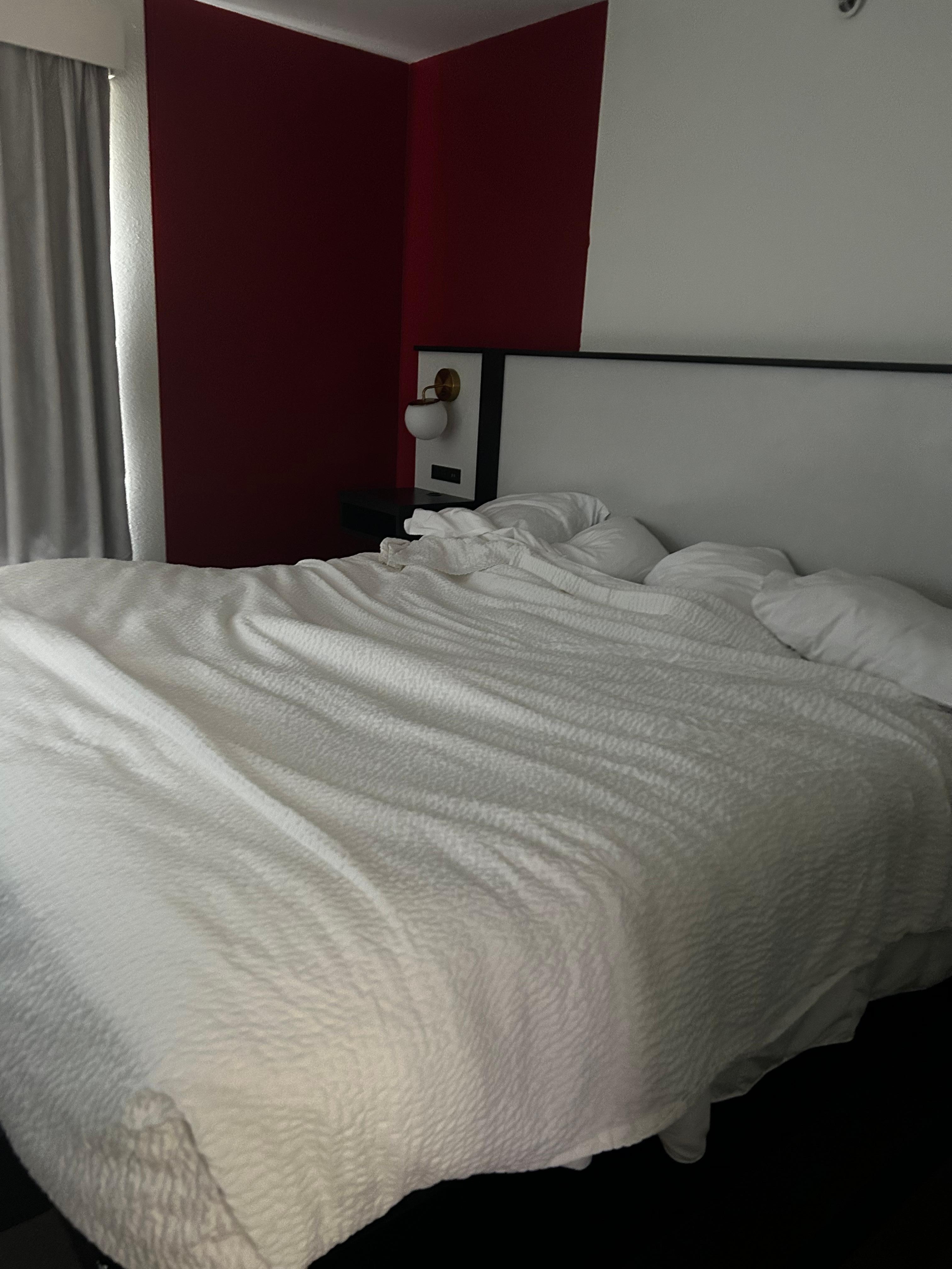 New beds comfy mattress and pillows