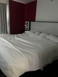 New beds comfy mattress and pillows
