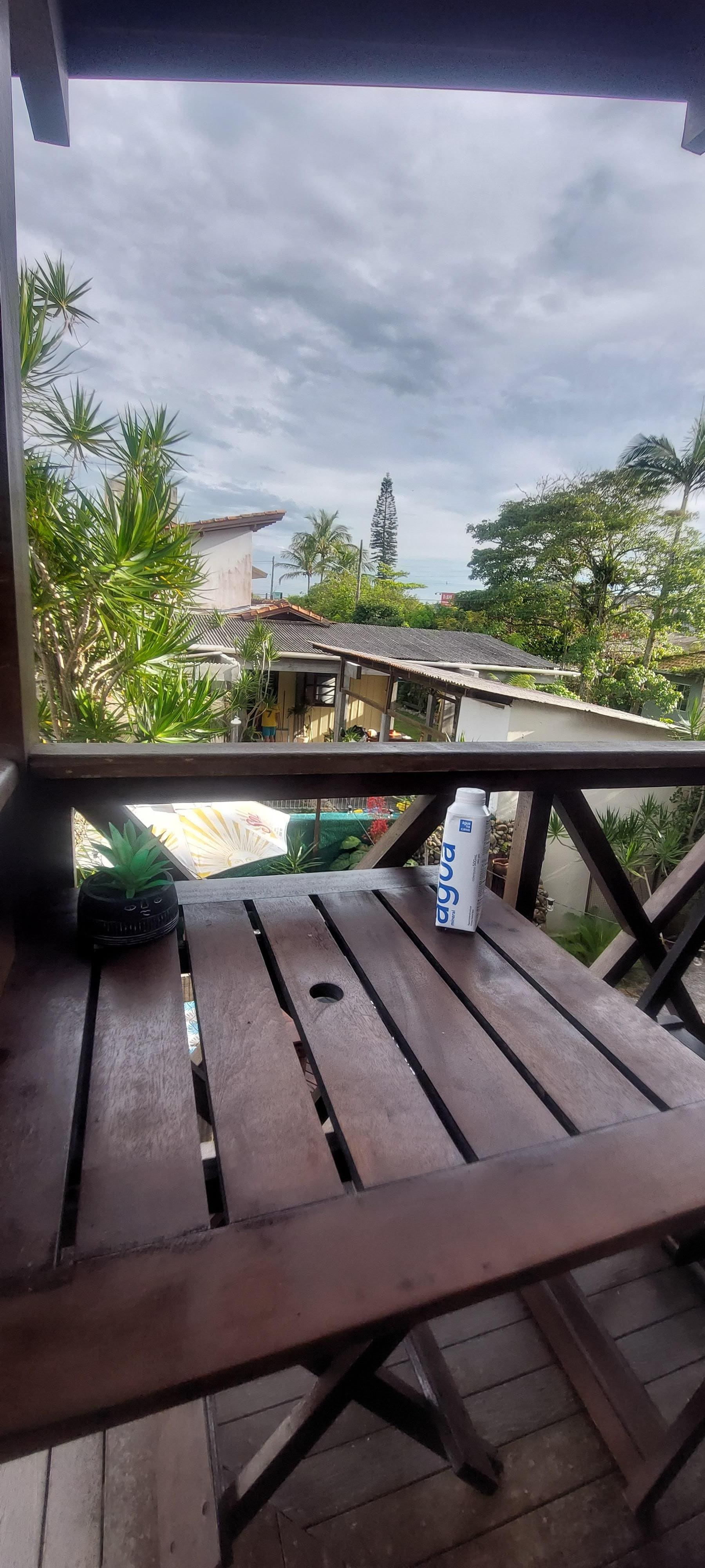 A varanda é maravilhosa para um momento a dois.