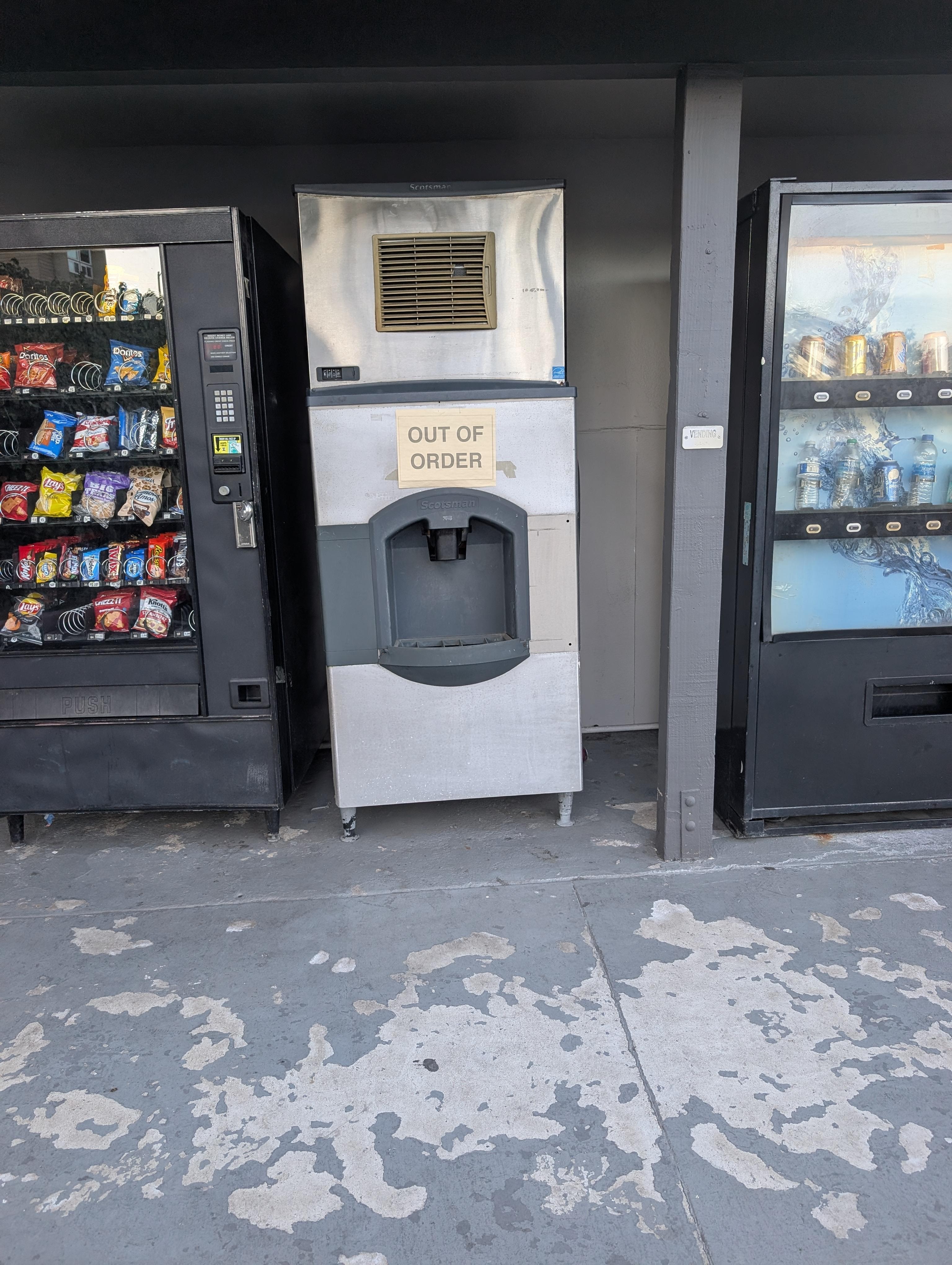 No ice - there was a second icemaker to the right which also did not work. 