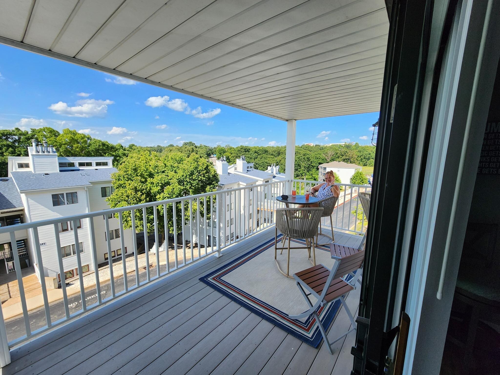 Lovely deck with lots of shade