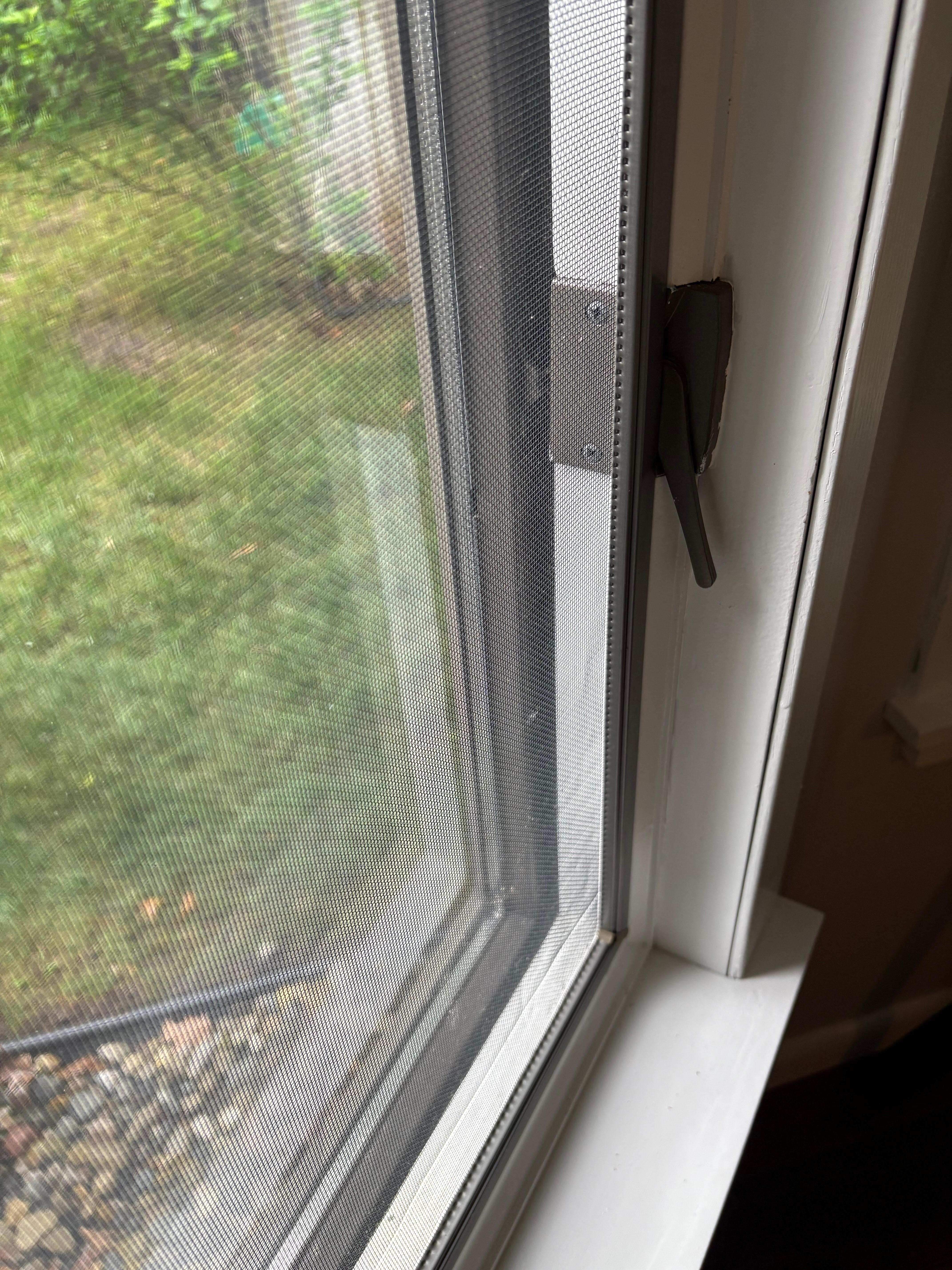 Kitchen window that would not close completely 
