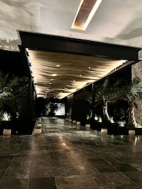 Entrance at night⊠beautiful ambiance
