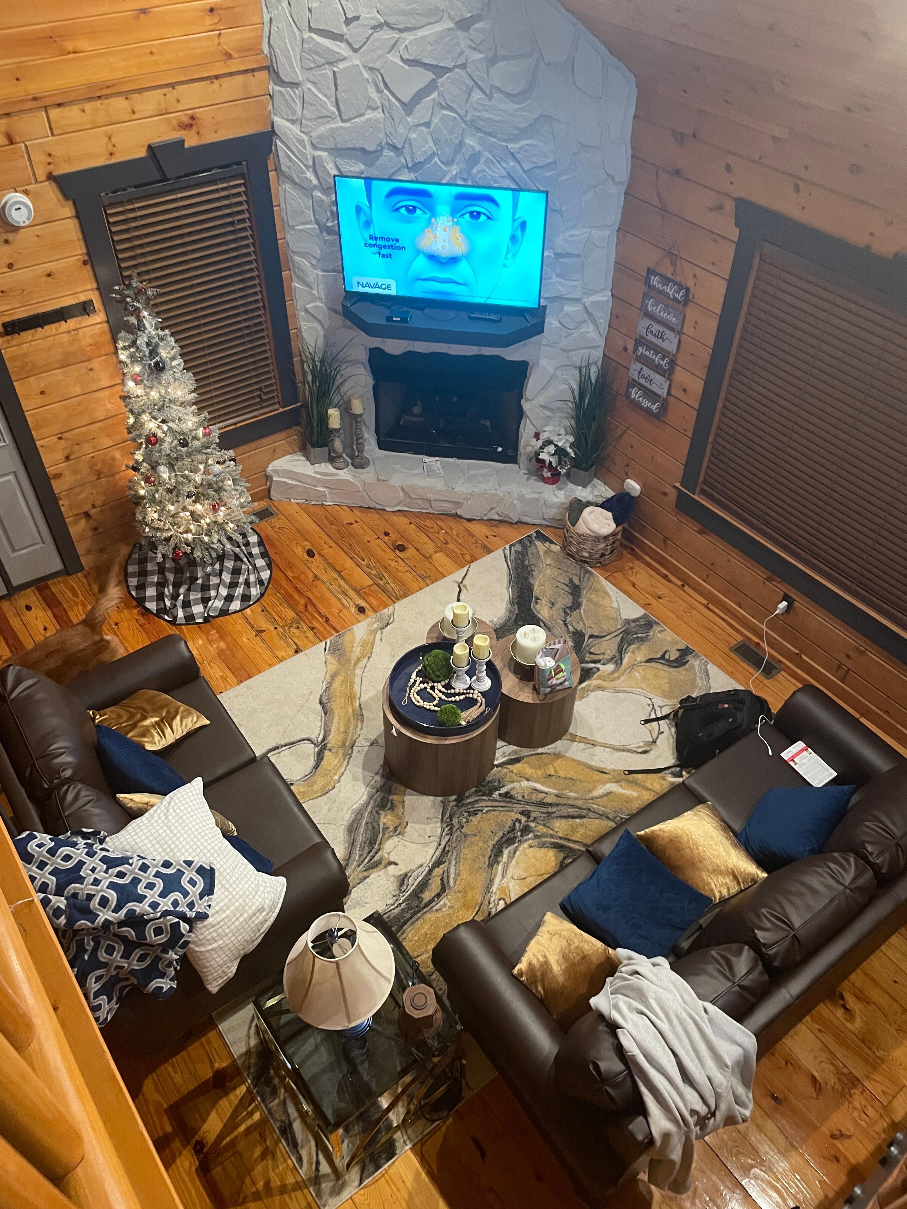 Living area… plenty comfortable seating for 5