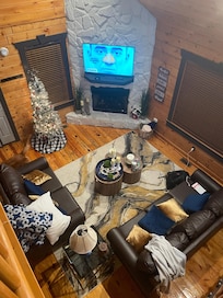 Living area… plenty comfortable seating for 5