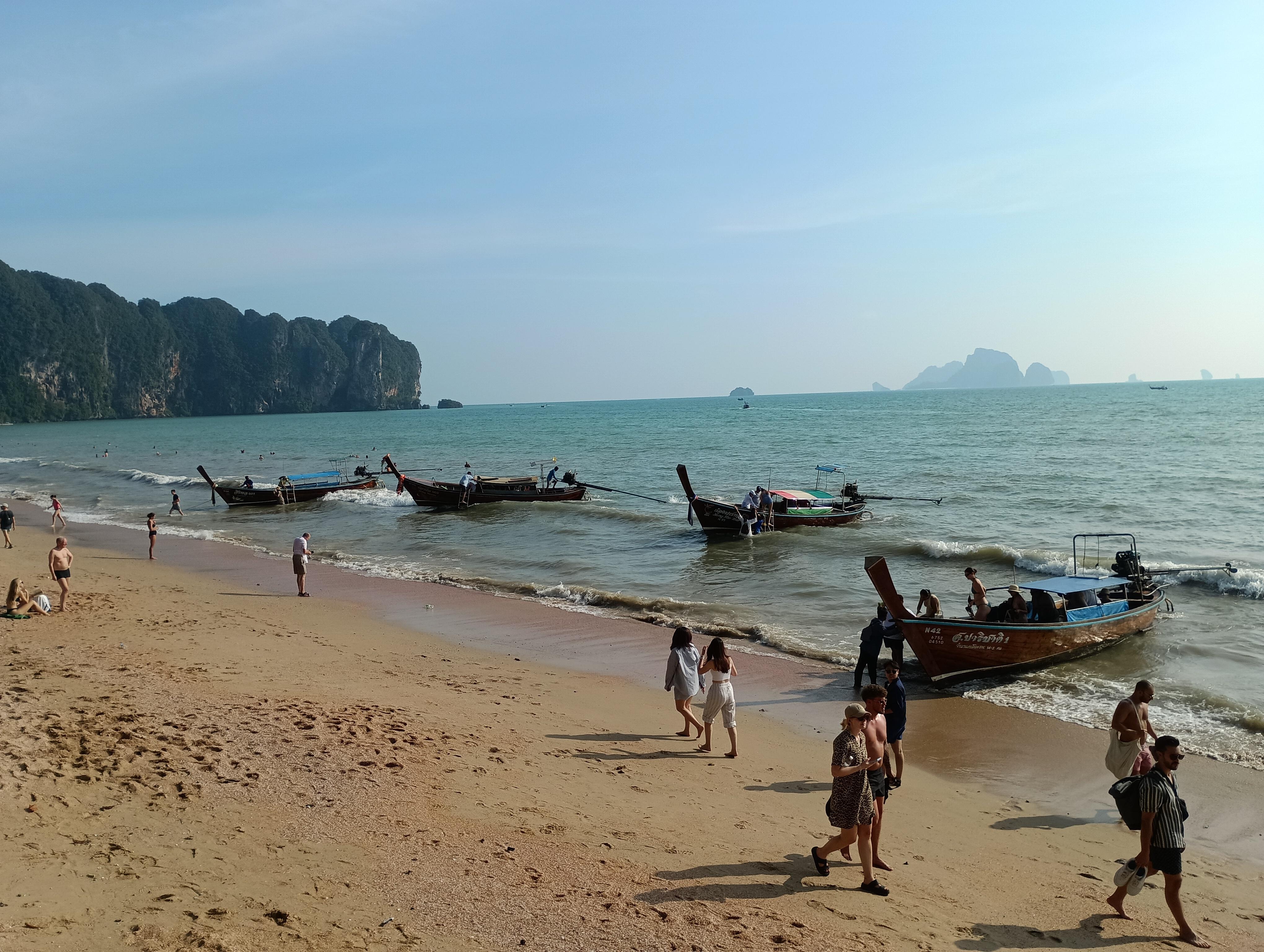 アオナンビーチ