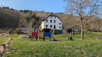 Rückseite des Hauses mit Garten