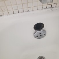 Disgusting bathroom. Looks like a flippin' crime scene