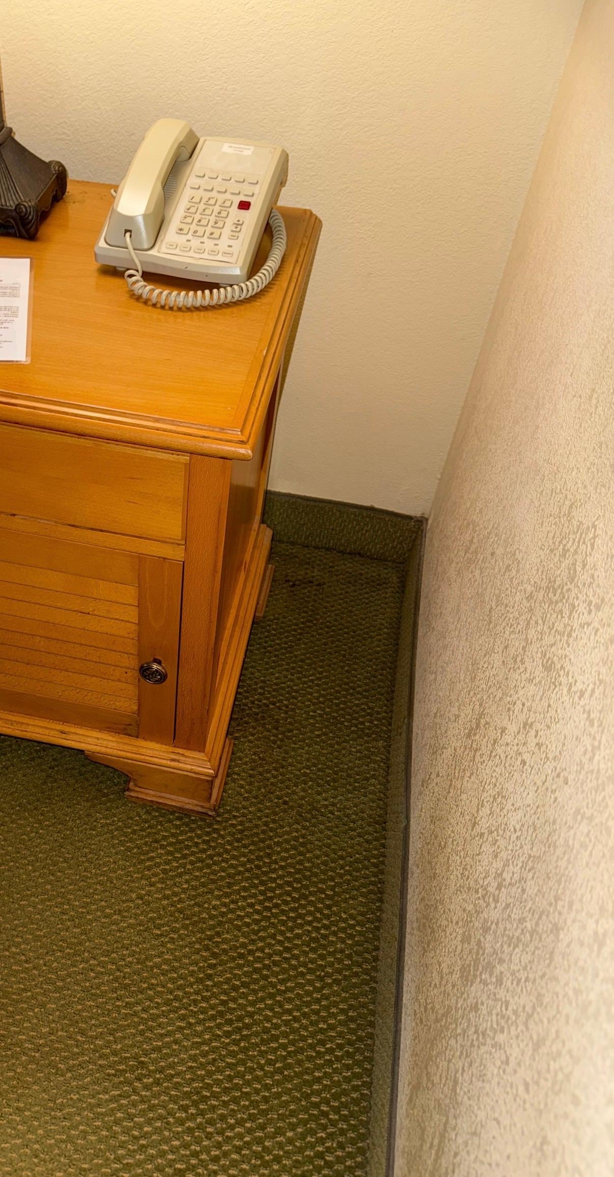 Carpet corner (dirty) and the right way (dirty) 