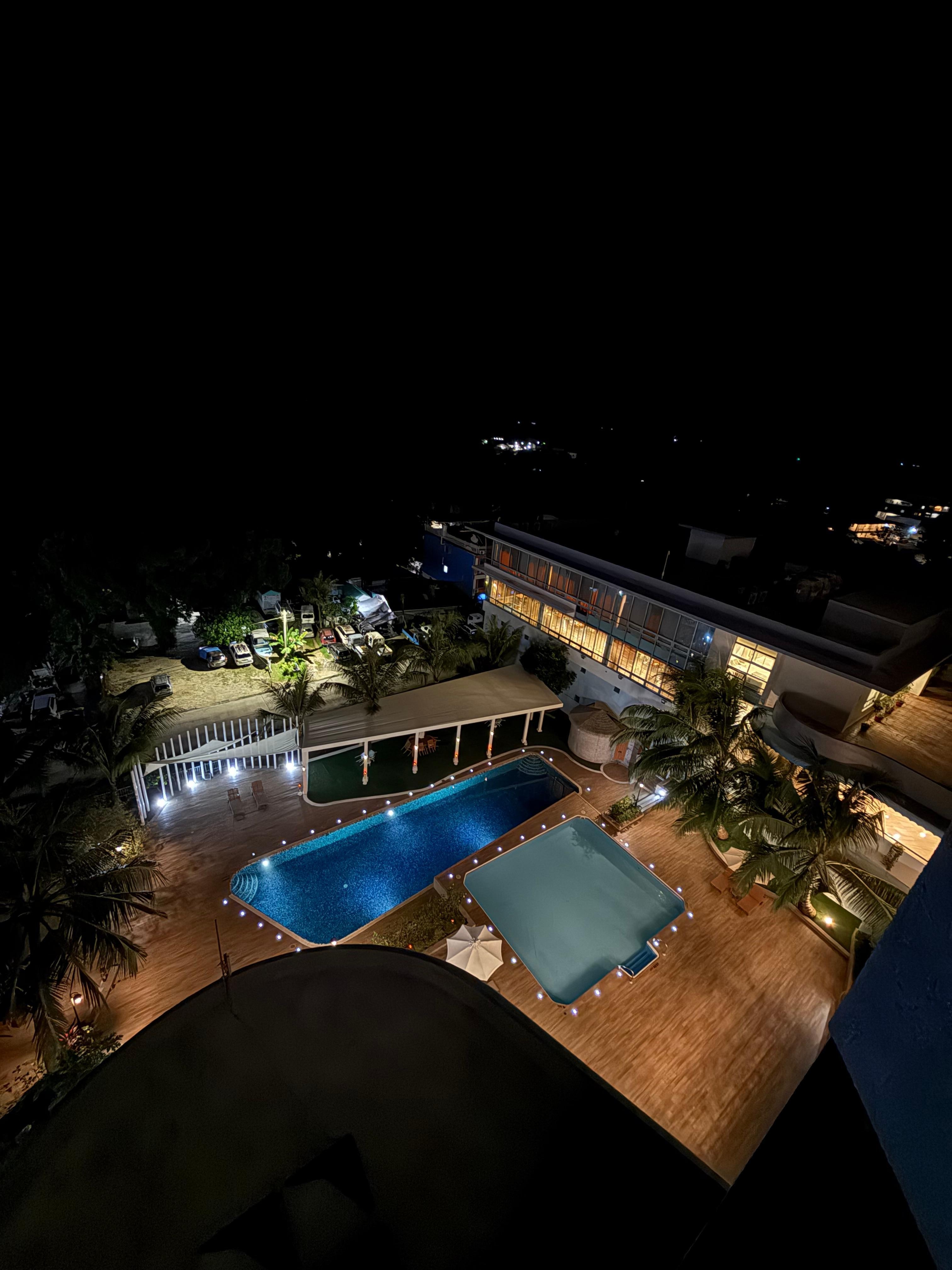 部屋からのプール