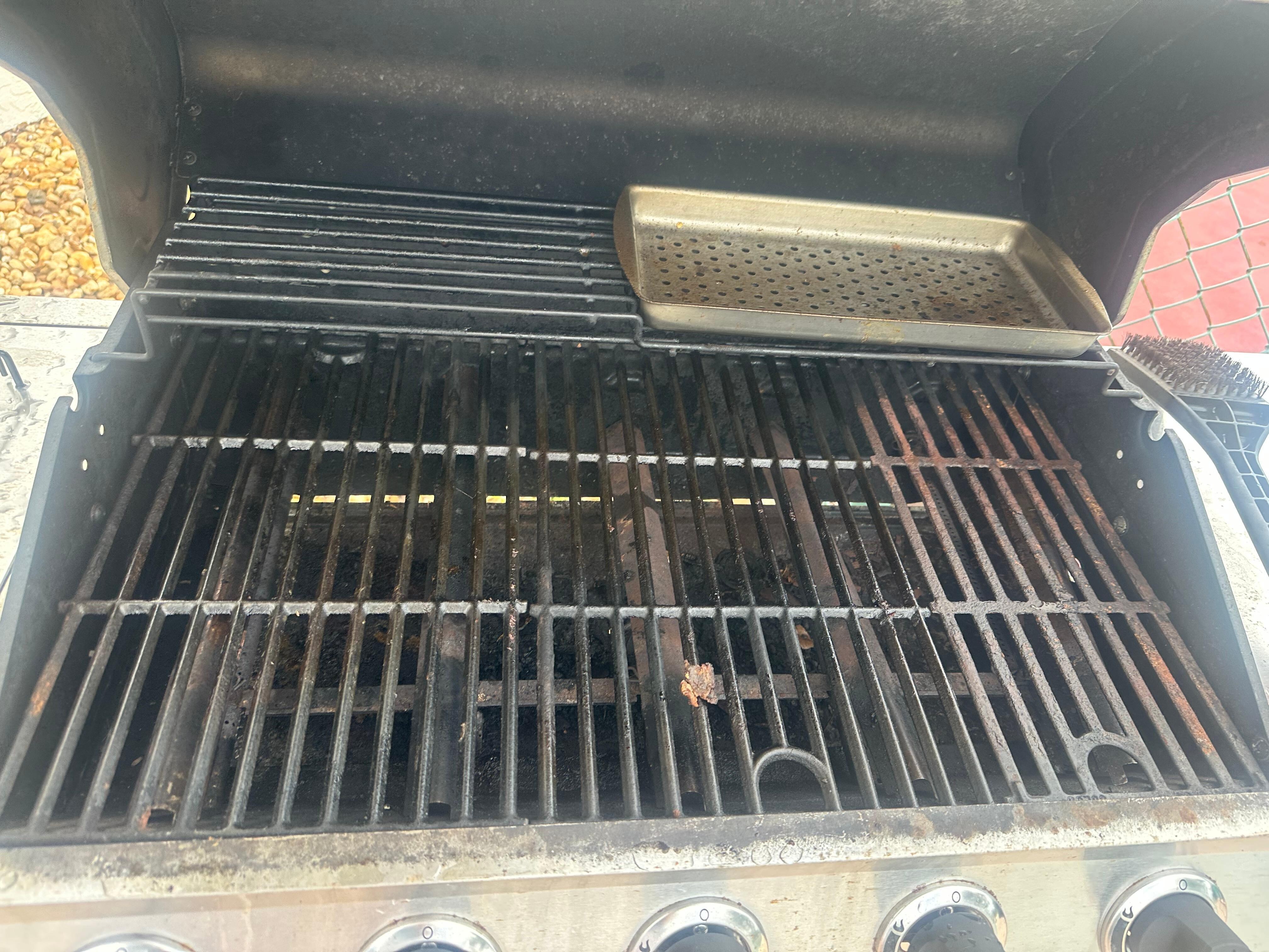 Dirty, disfunctional grill