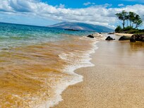 10 minute walk to this beach (Ulua Beach)