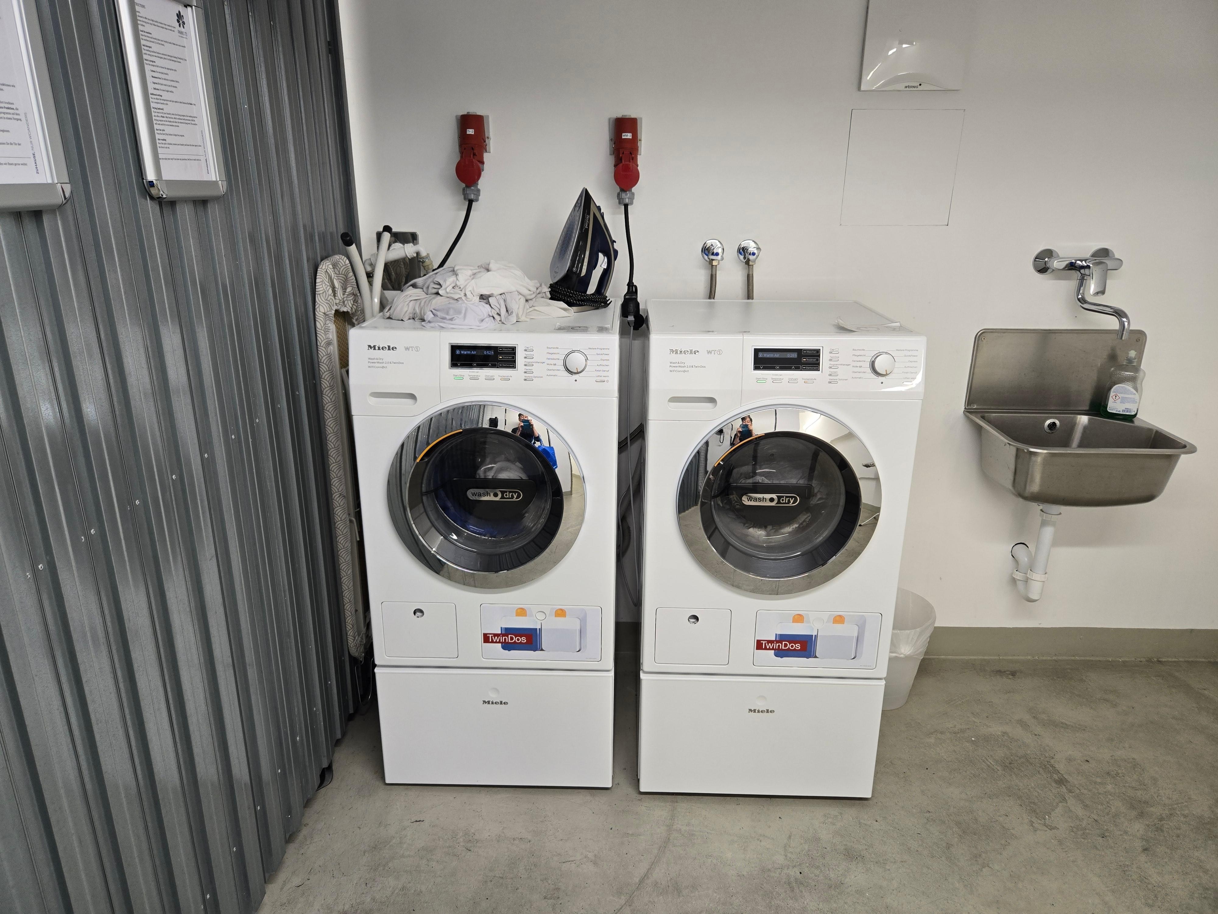 地下の洗濯部屋