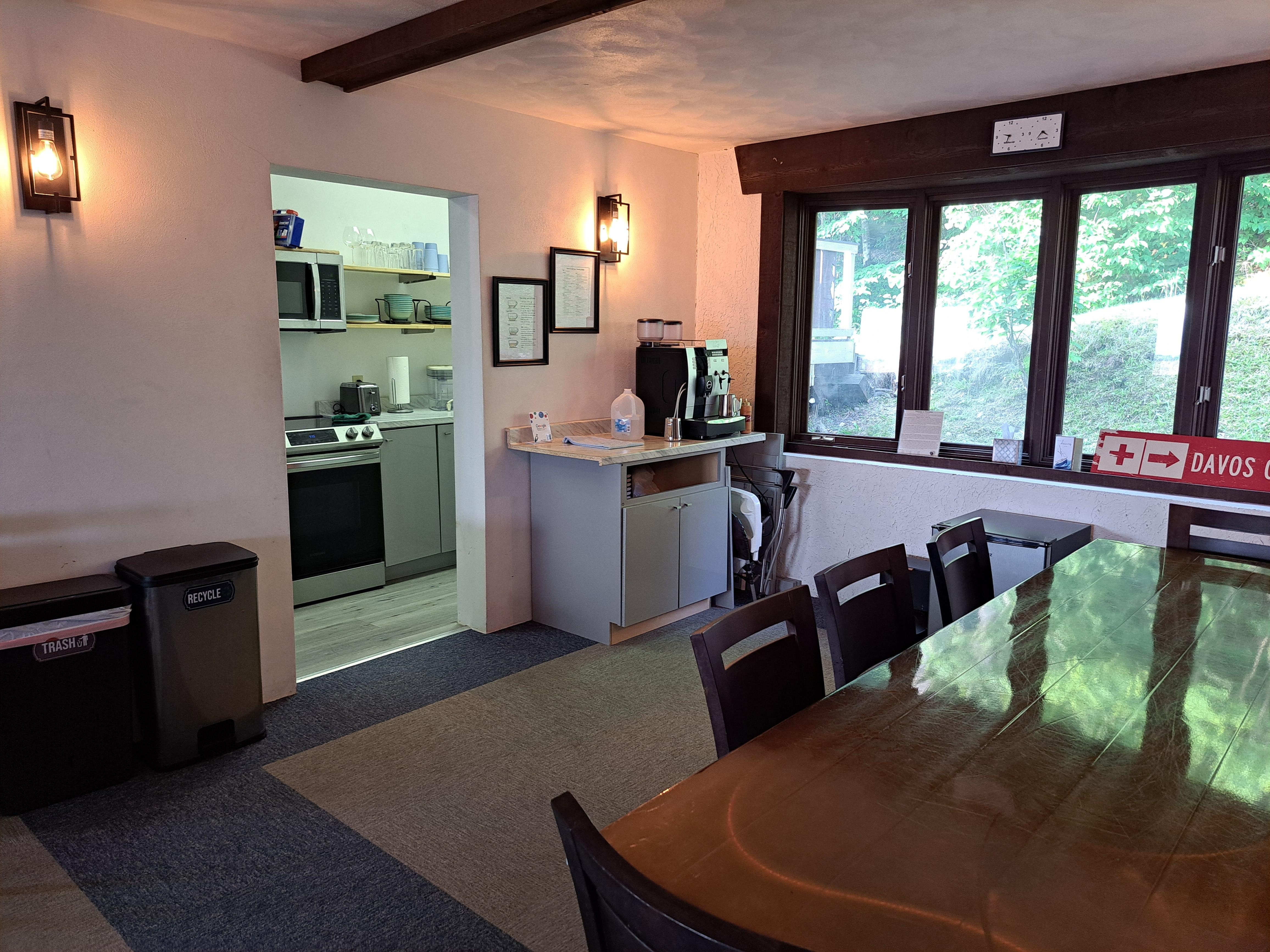 Kitchen/ dining area