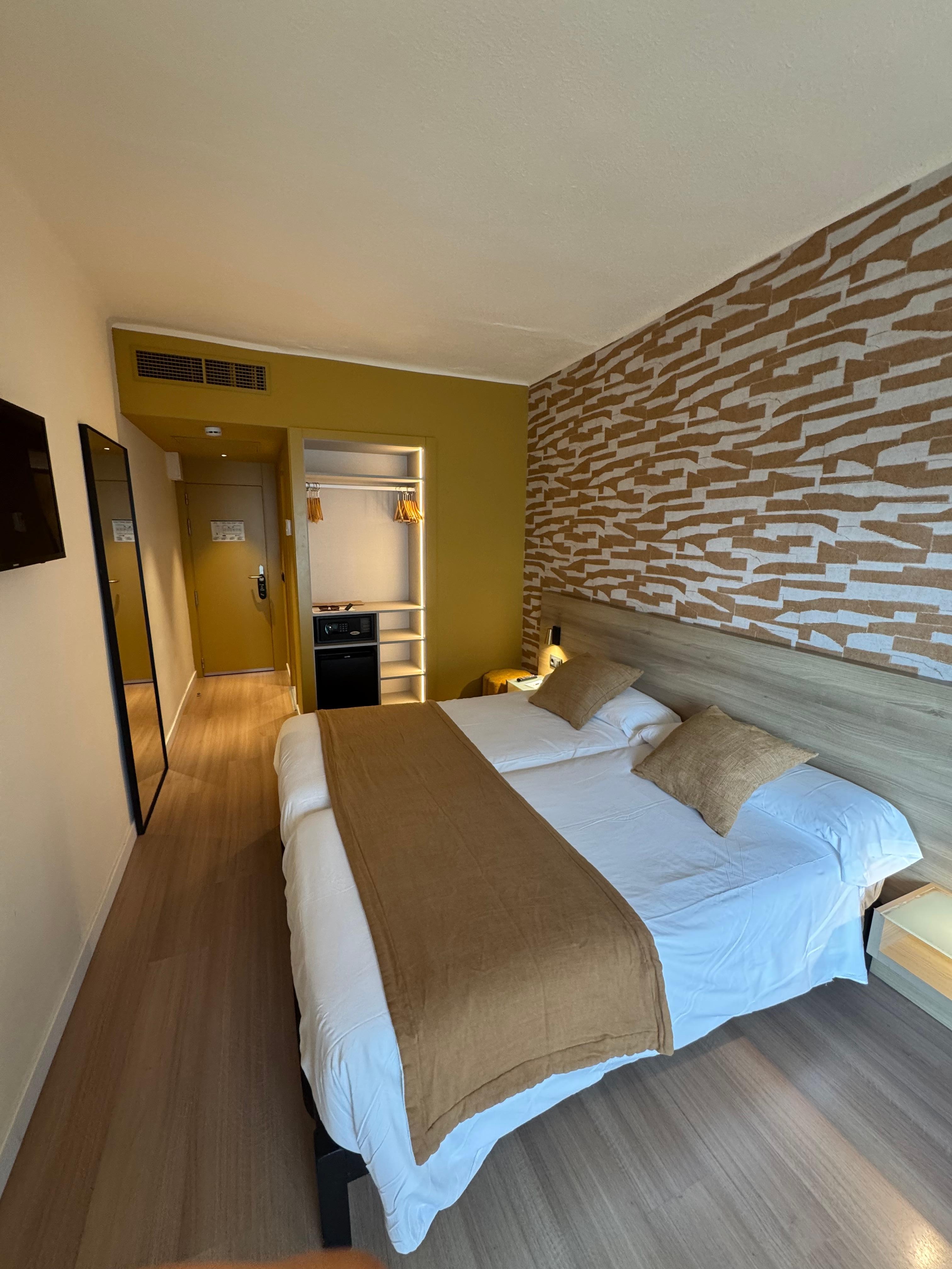 Side sea view room