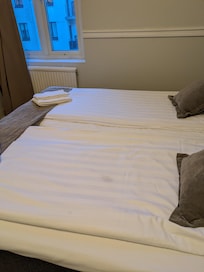Foto på fläck under påslakan