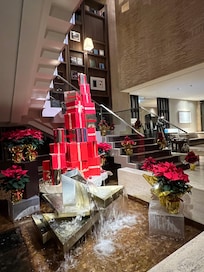 酒店大堂,很有聖誕氣氛。