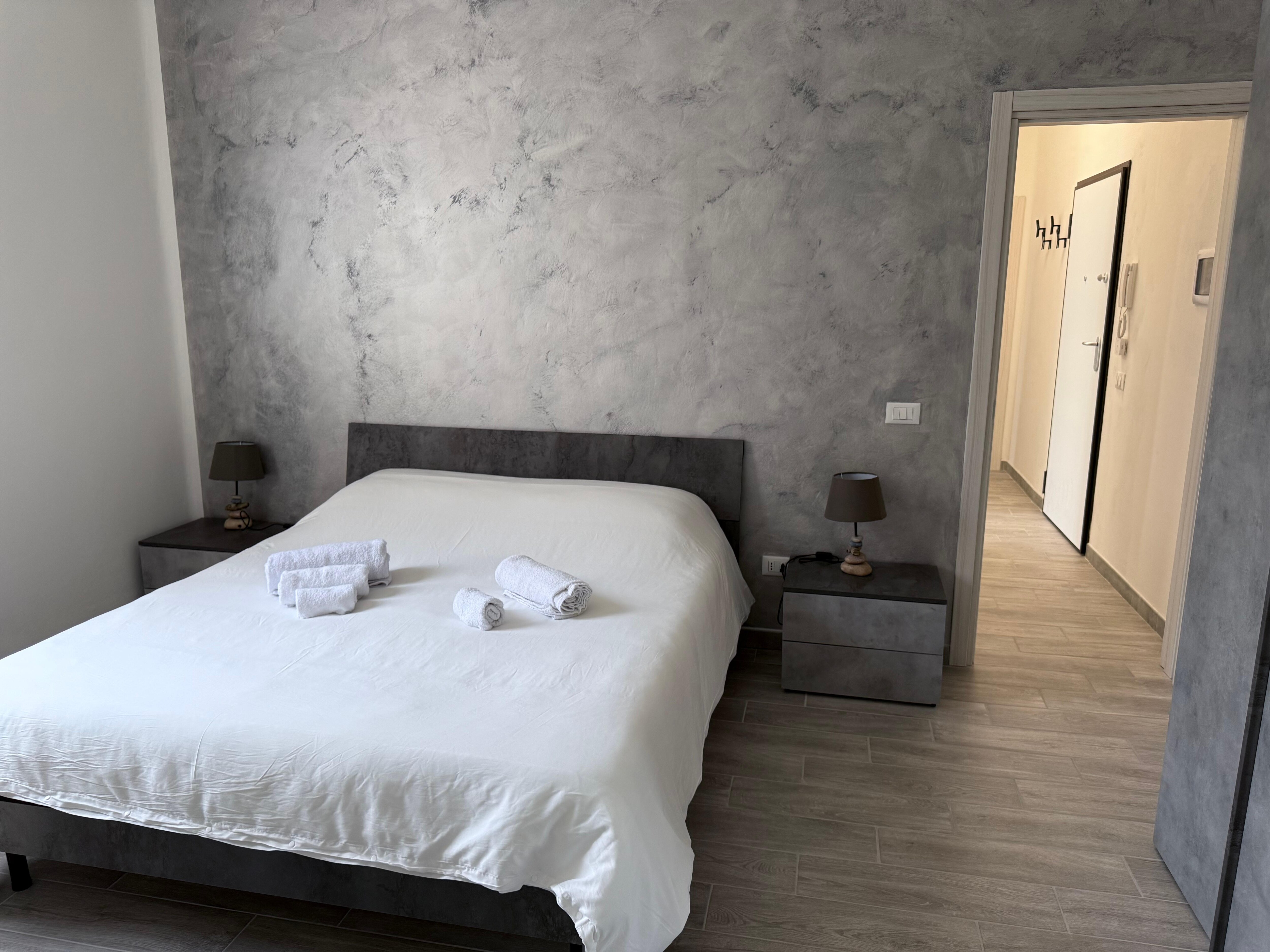 Good size bedrooms and calm soothing color.