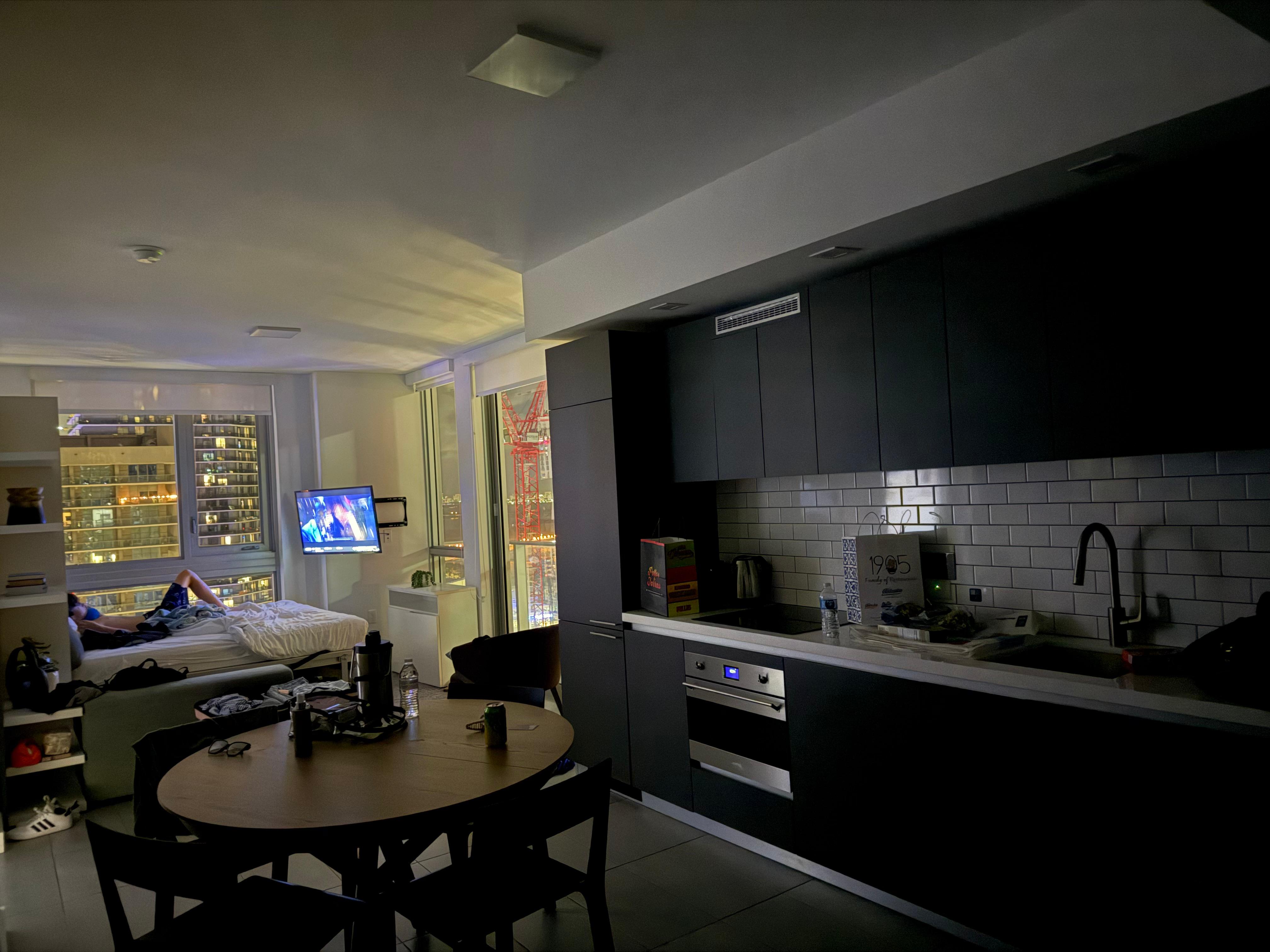 Full Kitchen and has washer/ dryer