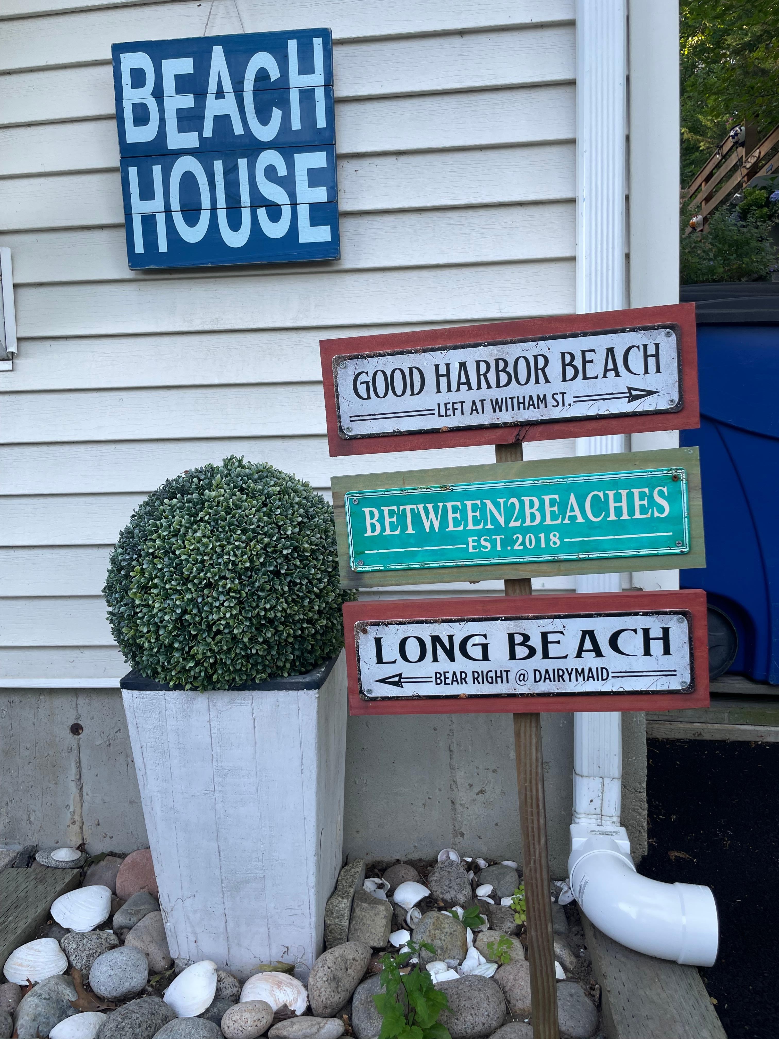 Perfect sign for the perfect location and first thing we see upon driving into the driveway.