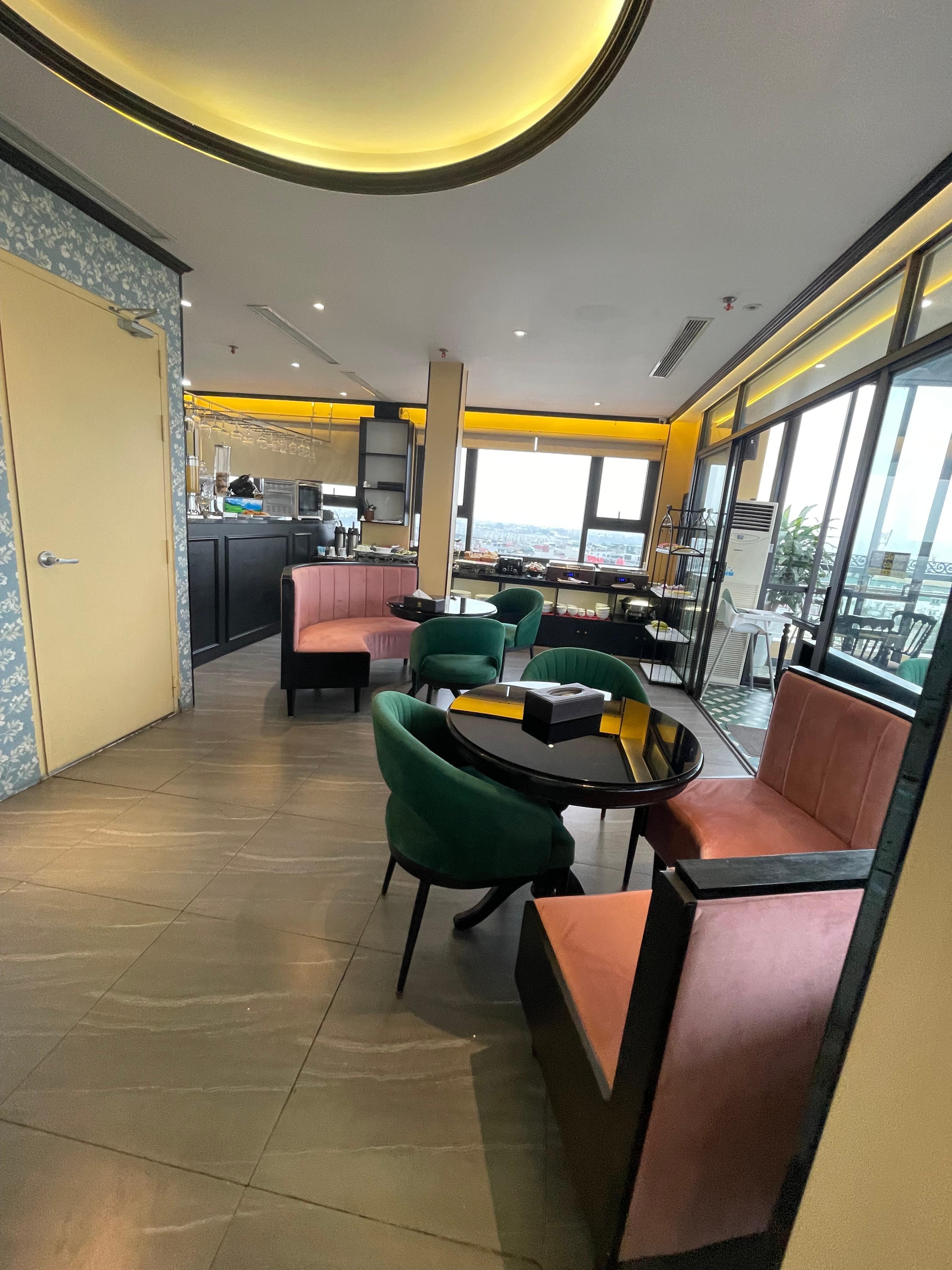 Rooftop Restaurant (for breakie and evening drinks)