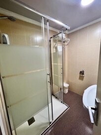 Nice shower. Good pressure