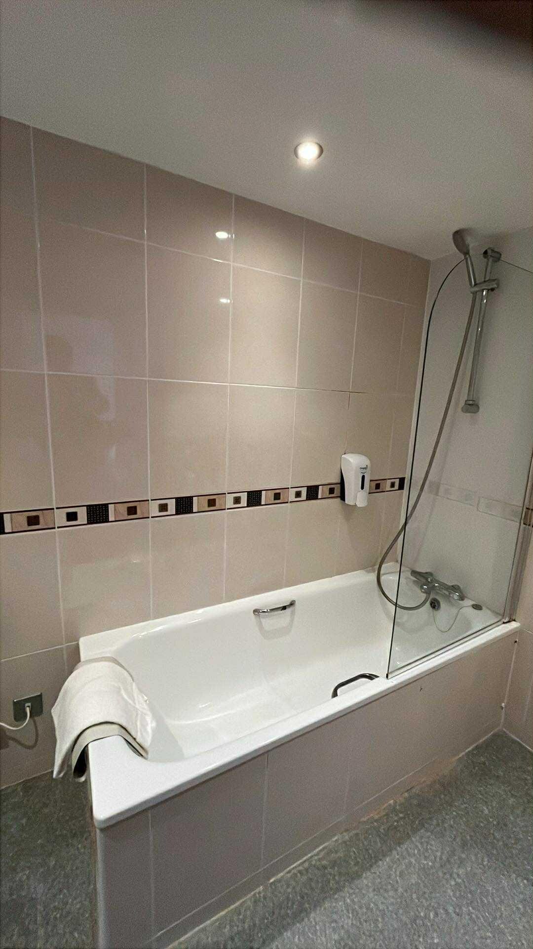 Bathroom room 332