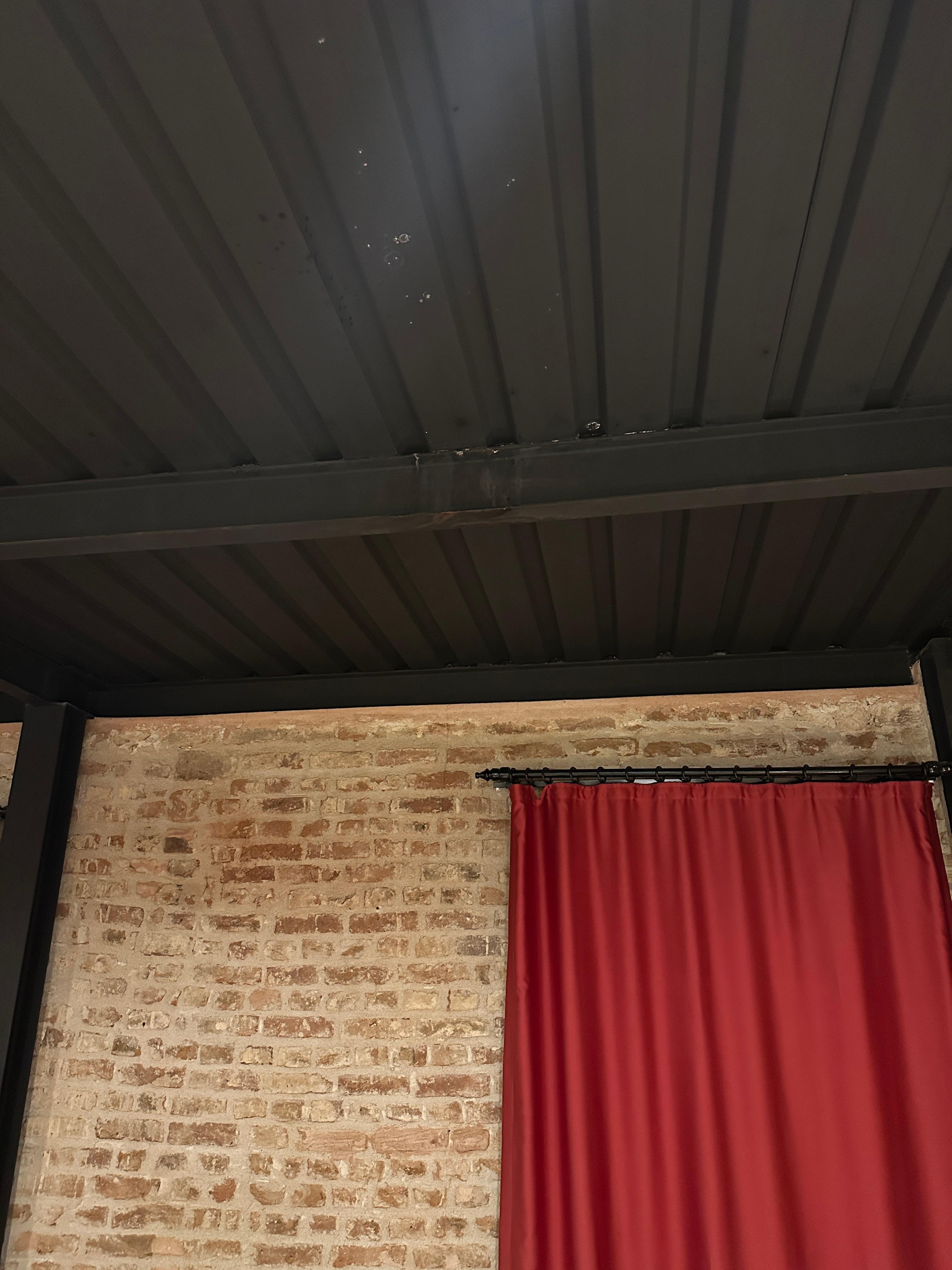 Telarañas y signos de humedad