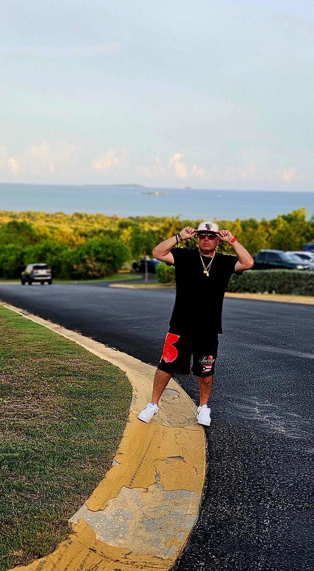 BACKGROUND TO LA CAJA DEL MUERTO AND CRUISE SHIP ISLAND 