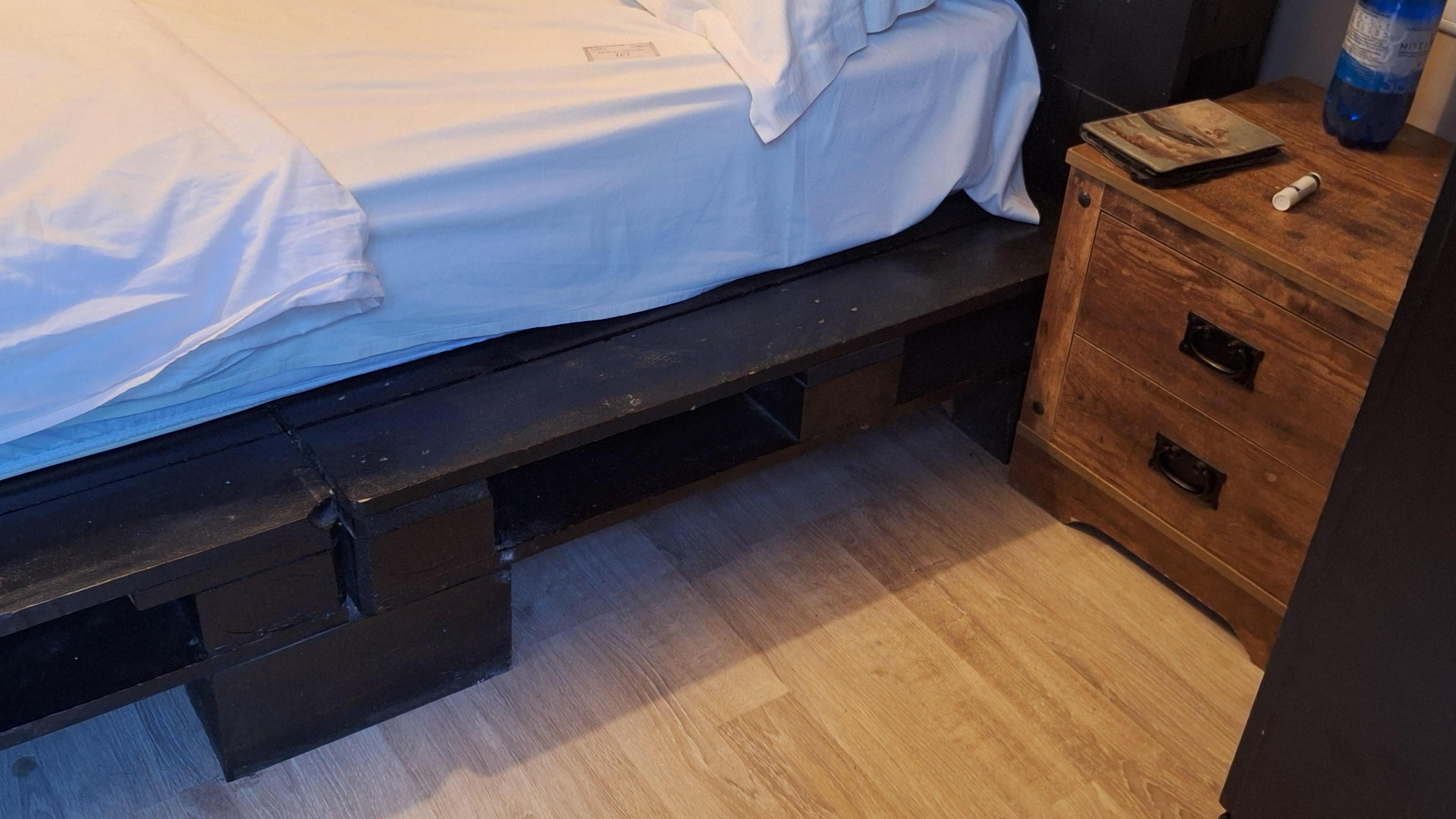 Des palettes en guise de sommier 