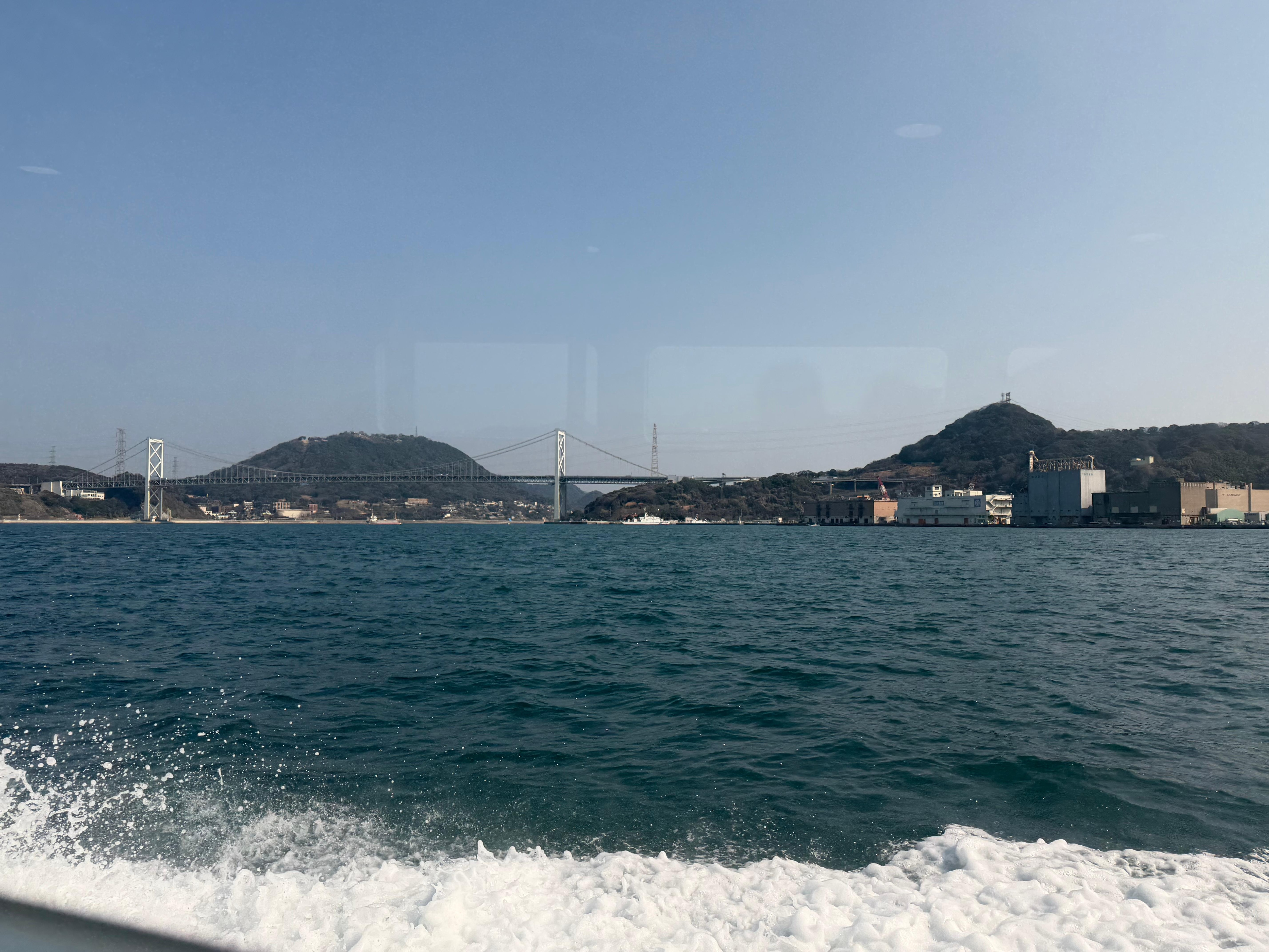 在酒店門口步行約2分鐘就可坐船可以過對面的下關市·唐戶市場非常方便