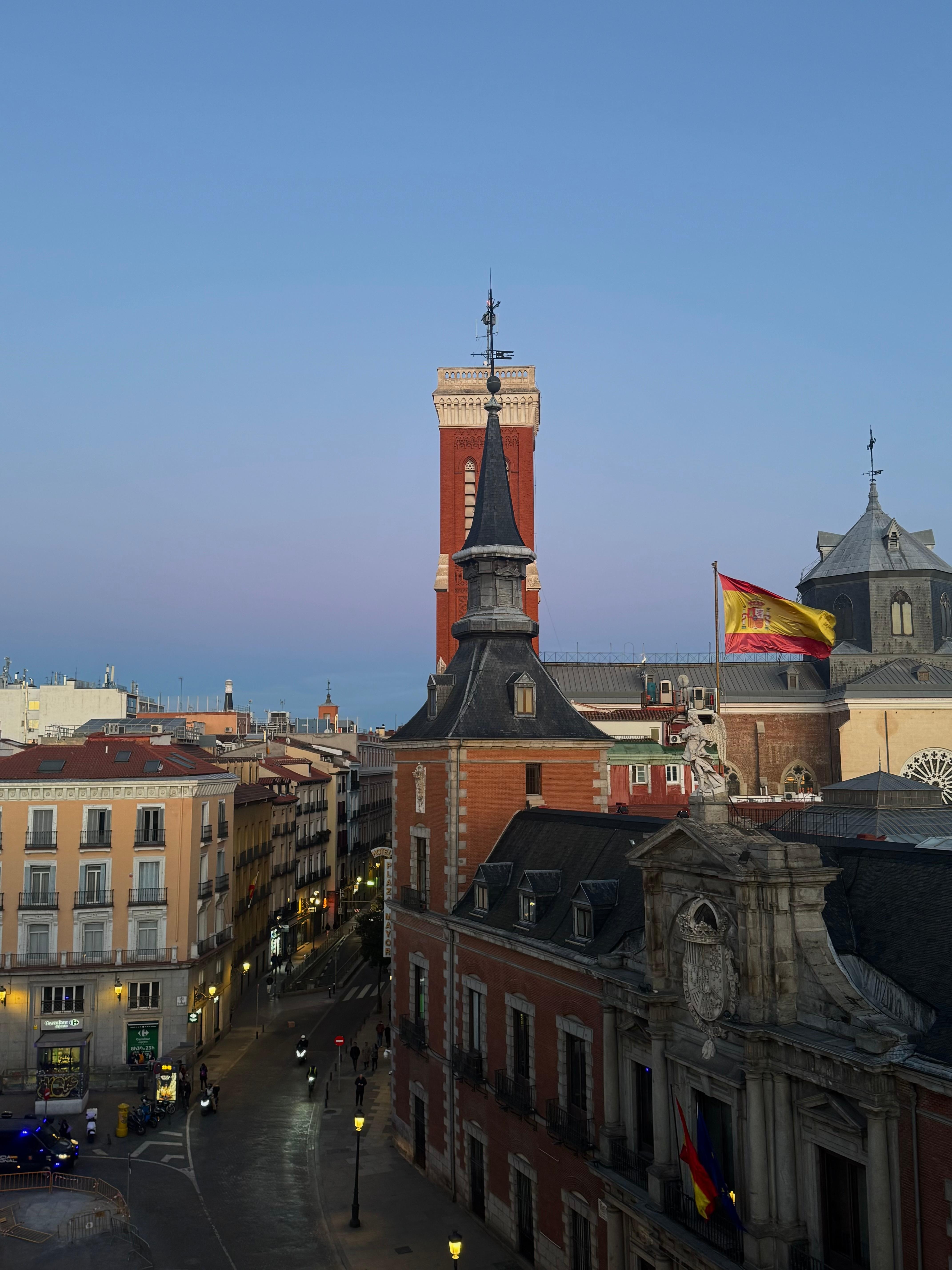 Blick aus dem Wohnzimmer auf das Außenministerium 