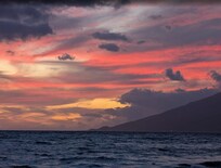 One of the prettiest sunsets we've seen in Maui!