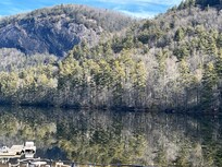 Fairfield lake 5min walk