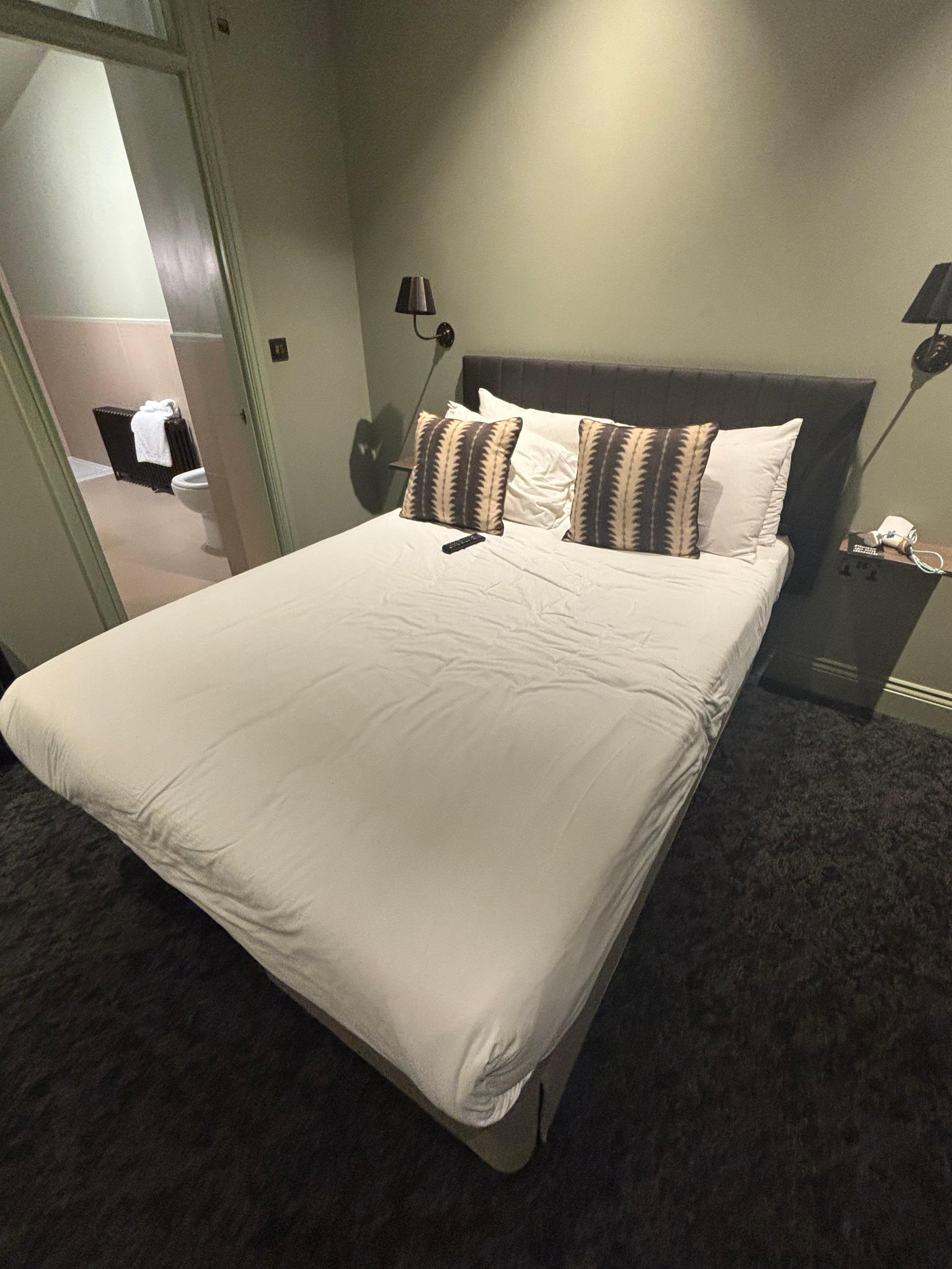 bedroom, room 2 