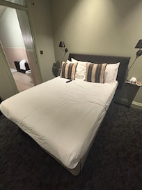 bedroom, room 2