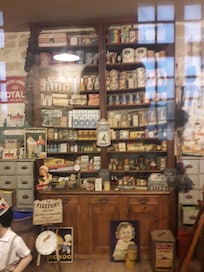 Musée des vieux commerces Doue la Fontaine
A faire