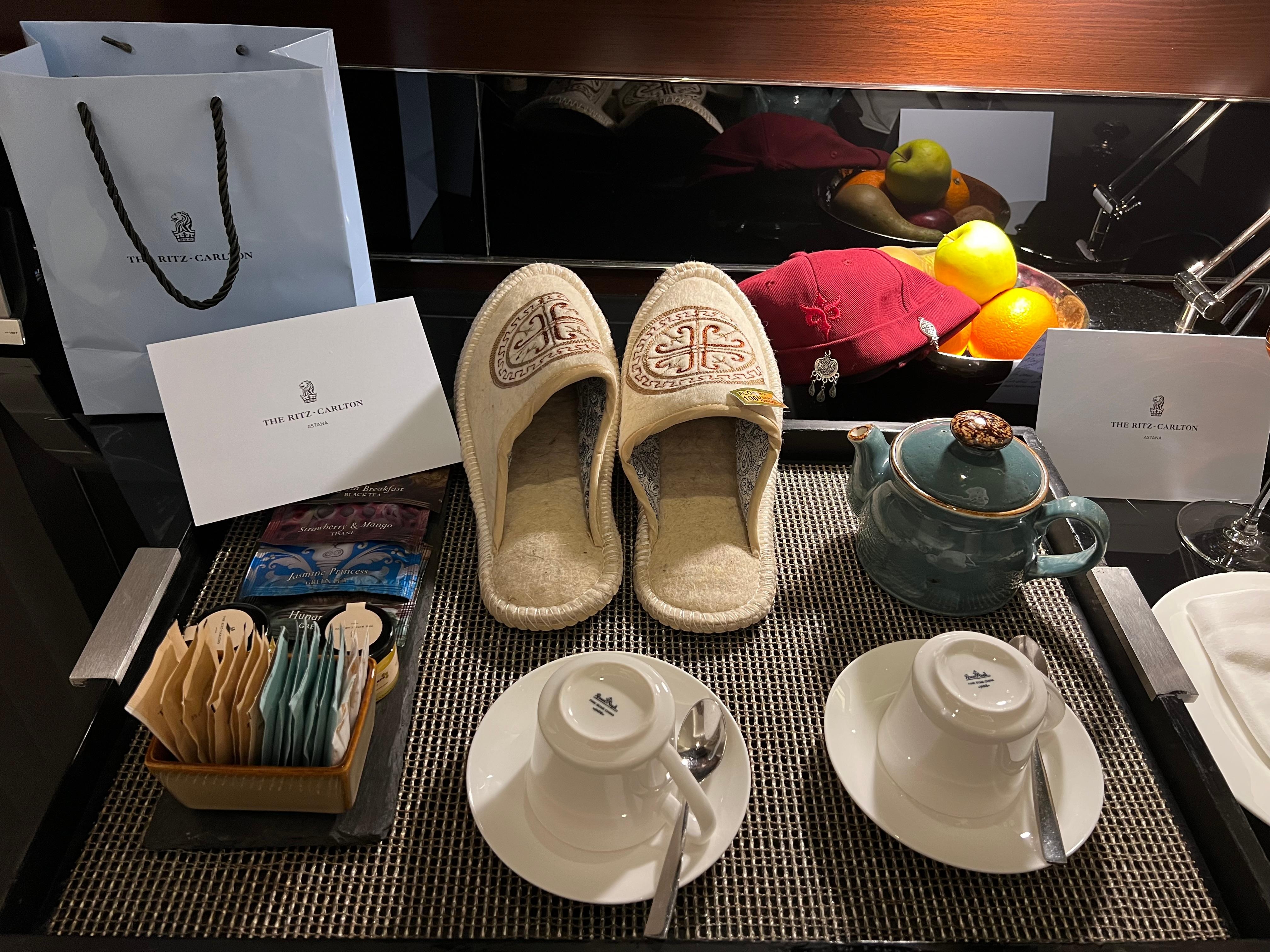 Well thought Kazakh gifts and some warm wishes from the club lounge team