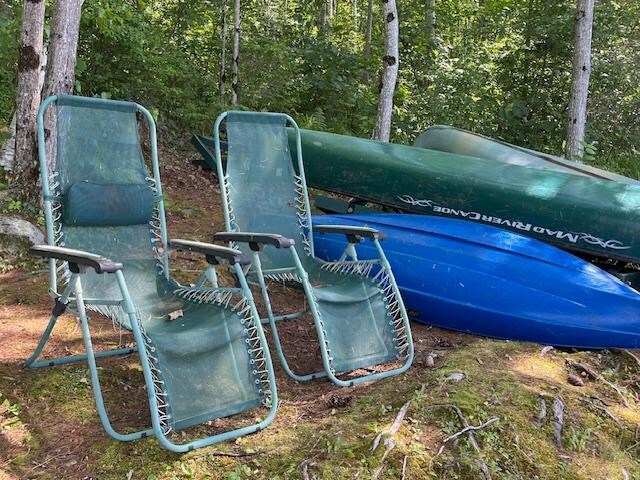 Chairs that should be replaced.