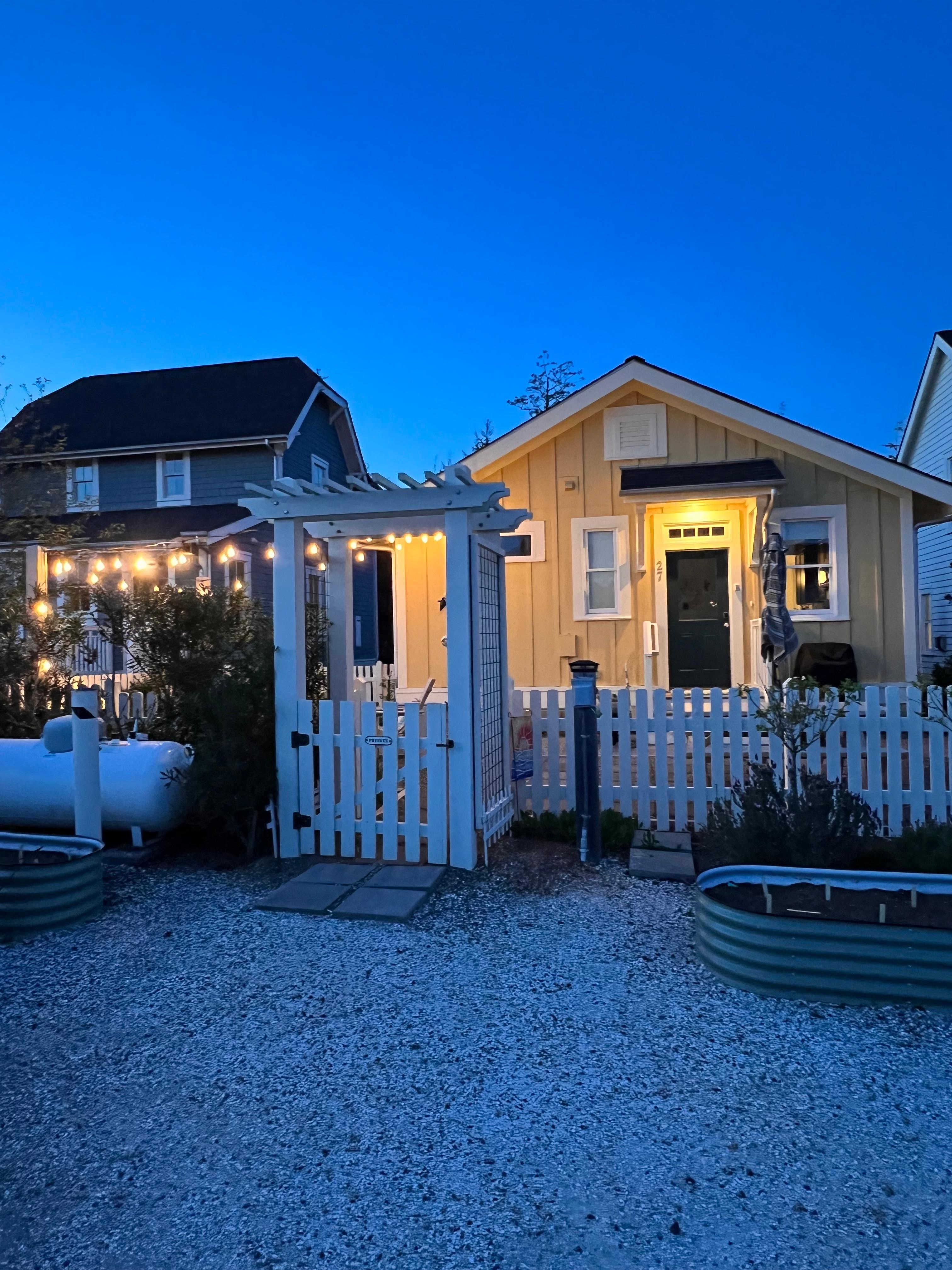 Sunshine Cottage by night