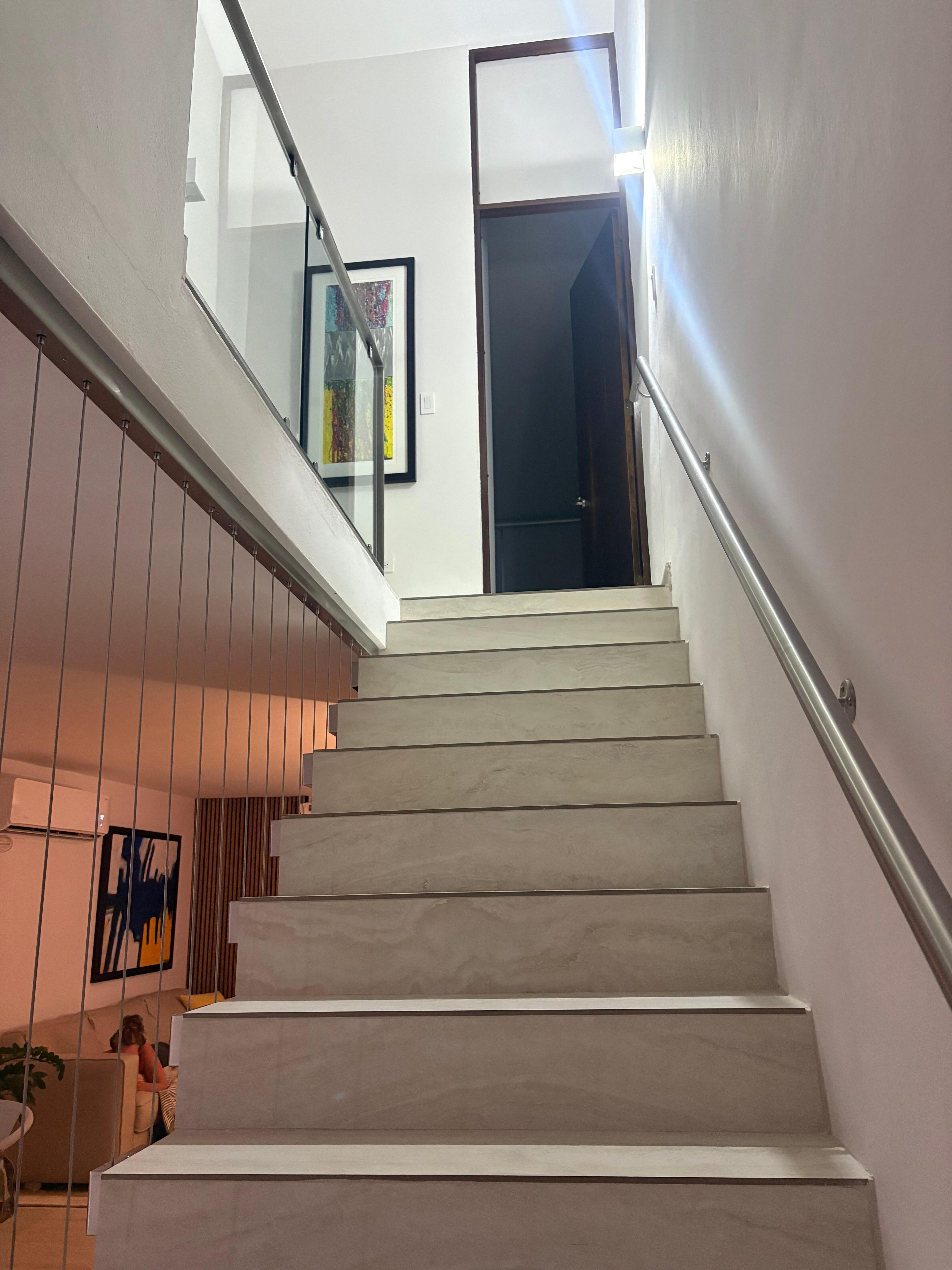 Upper level 