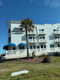 Seaside Amelia Inn